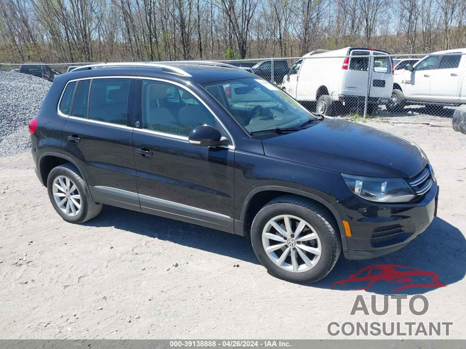 VOLKSWAGEN TIGUAN 2017 - WVGSV7AX6HK030811