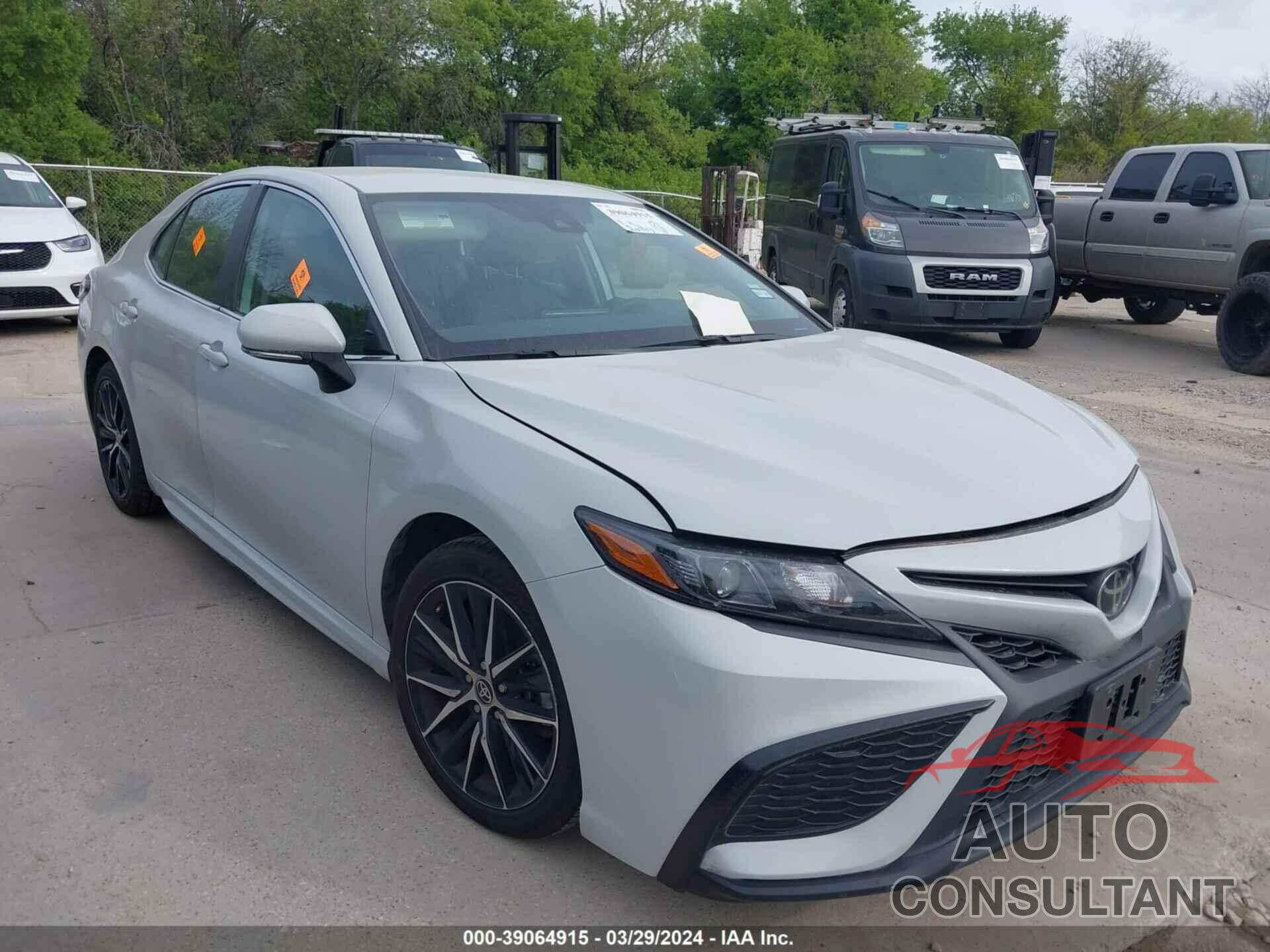 TOYOTA CAMRY 2022 - 4T1G11AK5NU072857