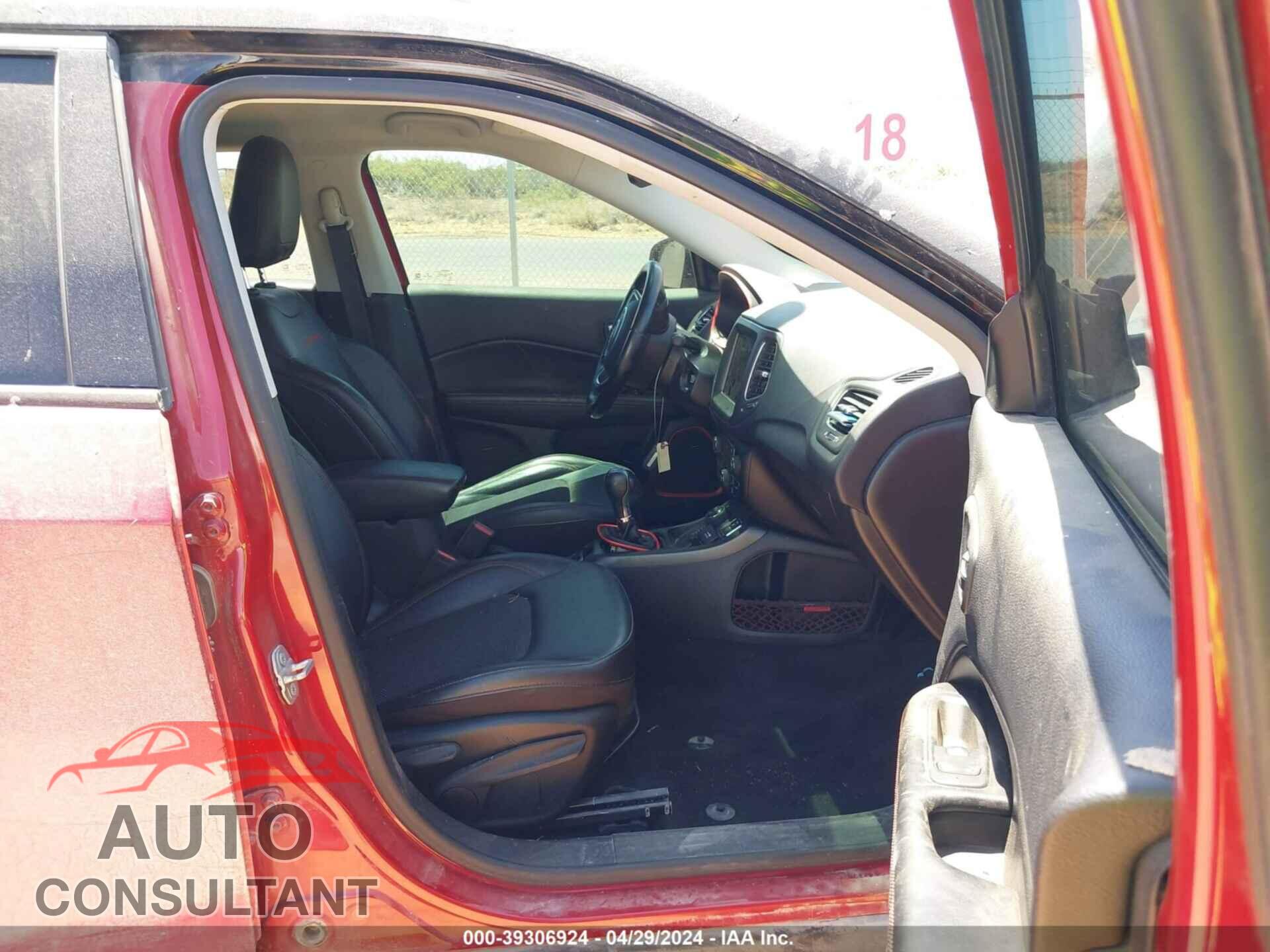 JEEP COMPASS 2020 - 3C4NJDDB8LT195701
