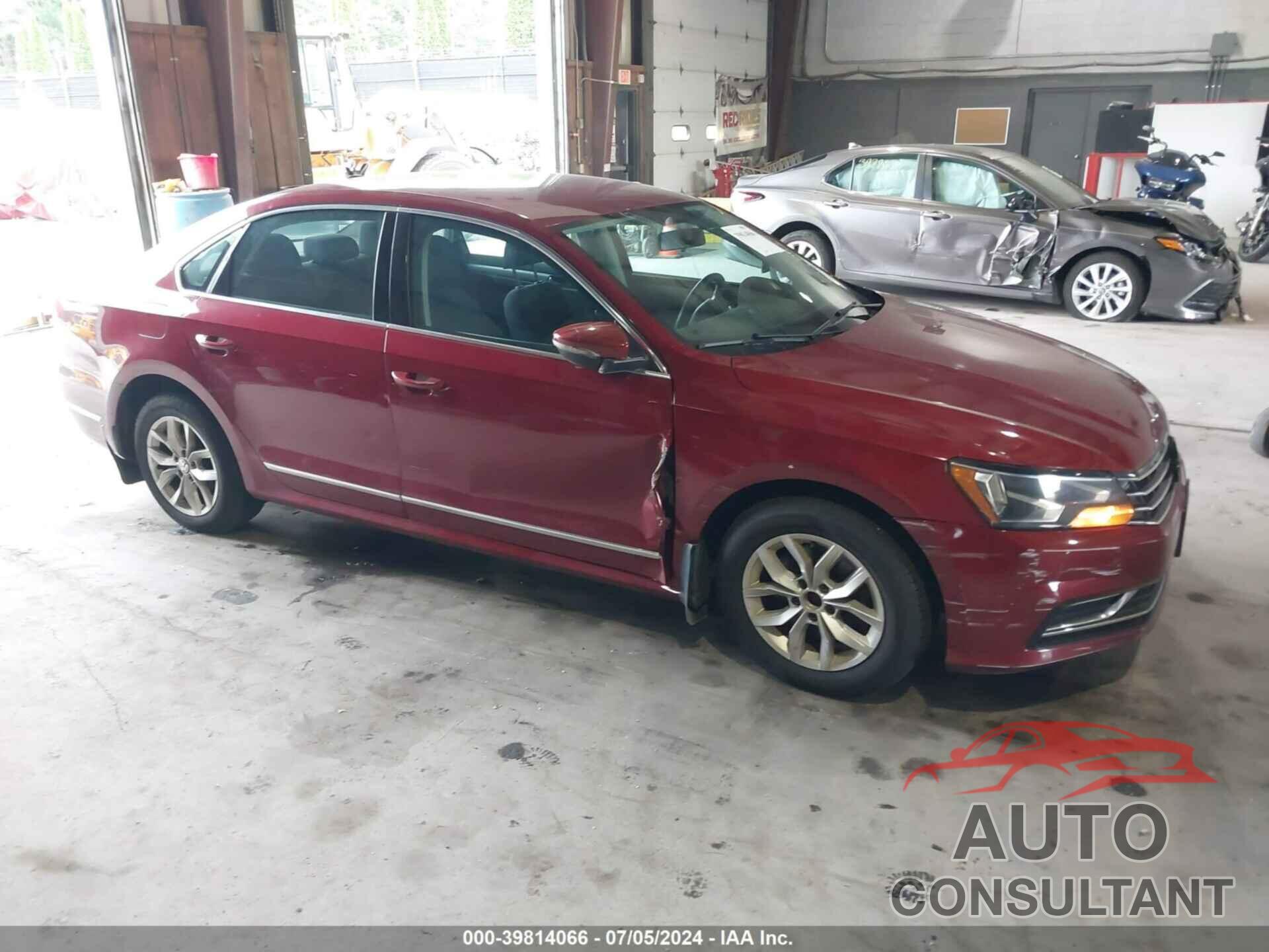 VOLKSWAGEN PASSAT 2016 - 1VWAT7A31GC046276