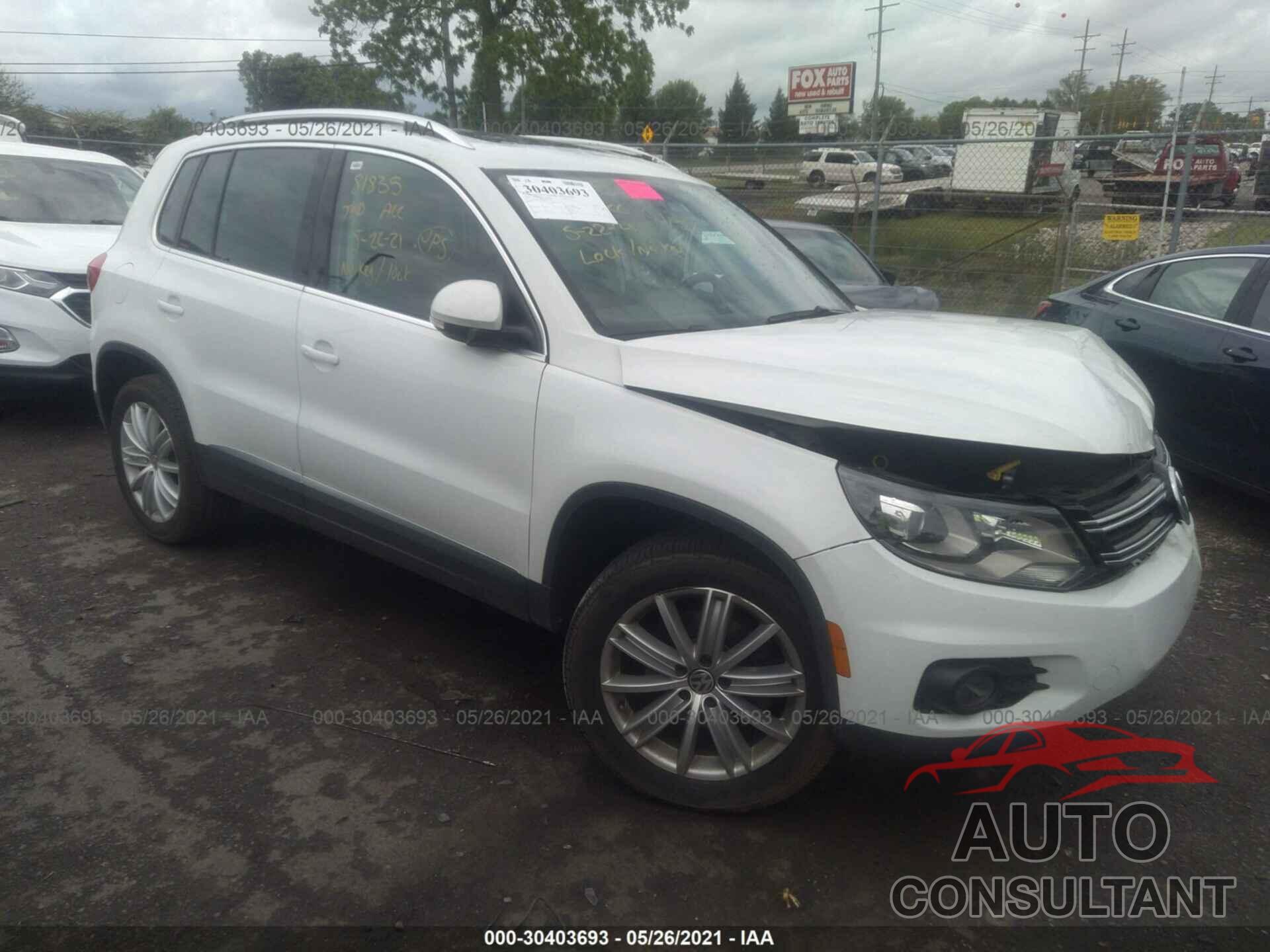 VOLKSWAGEN TIGUAN 2016 - WVGBV7AX0GW577175