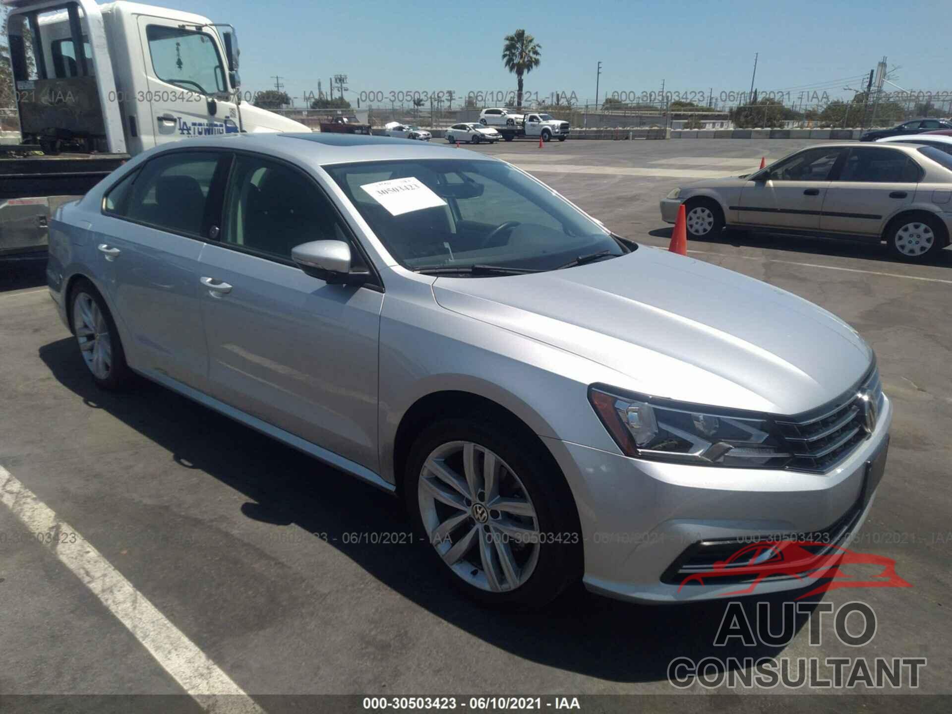 VOLKSWAGEN PASSAT 2019 - 1VWLA7A35KC012199