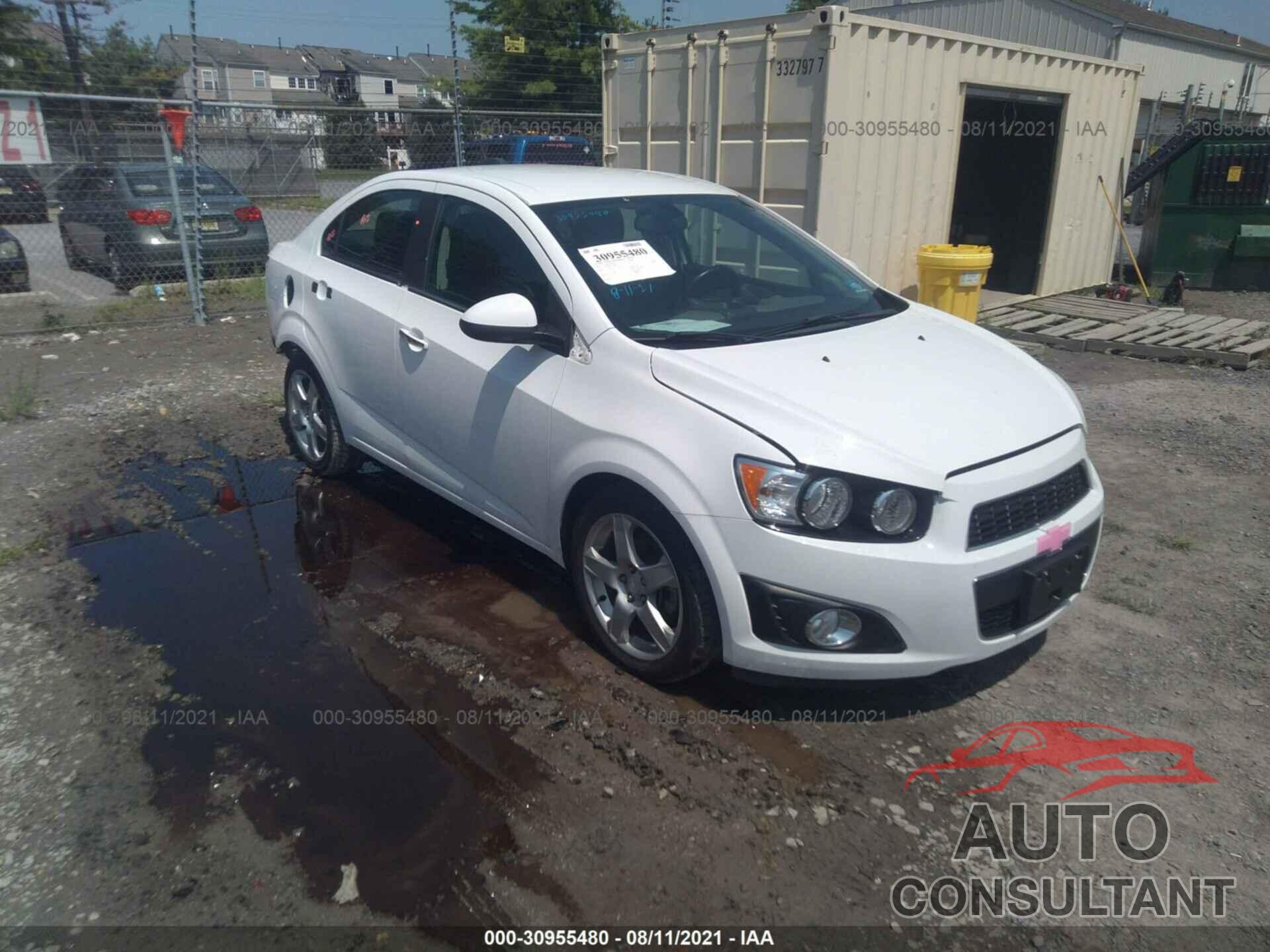 CHEVROLET SONIC 2016 - 1G1JE5SB9G4139685