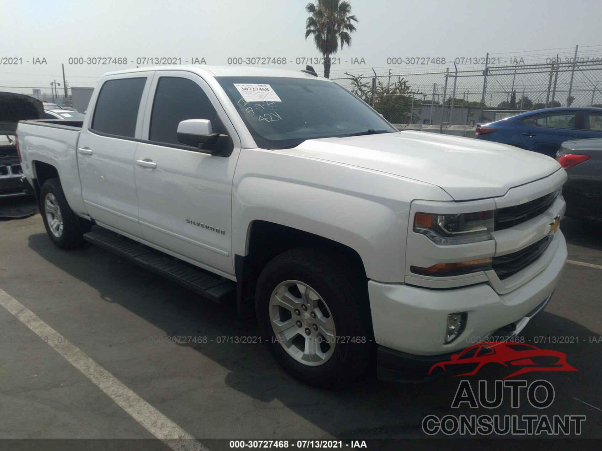 CHEVROLET SILVERADO 1500 2018 - 3GCUKREC2JG390860