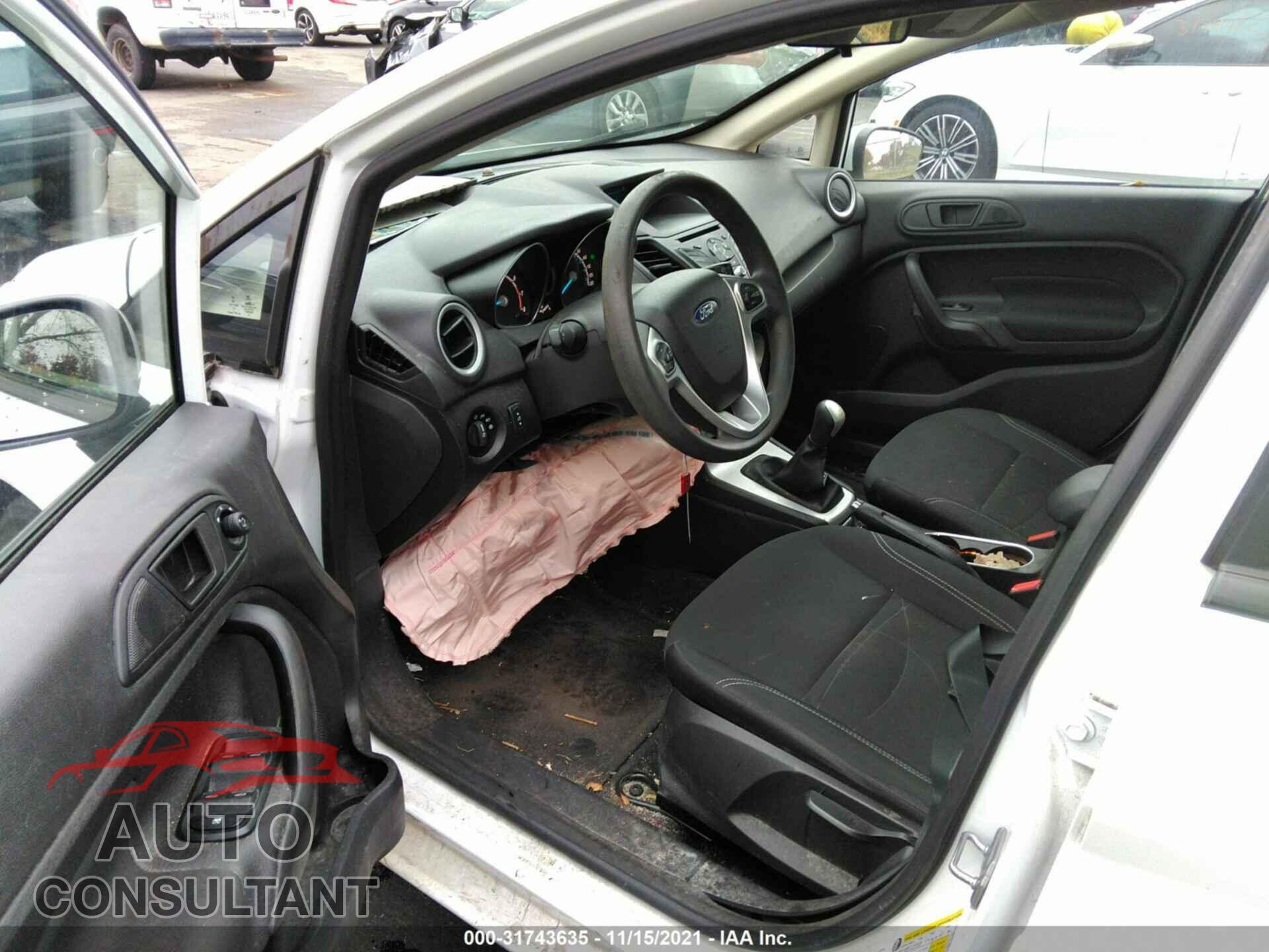 FORD FIESTA 2017 - 3FADP4EJ8HM104904