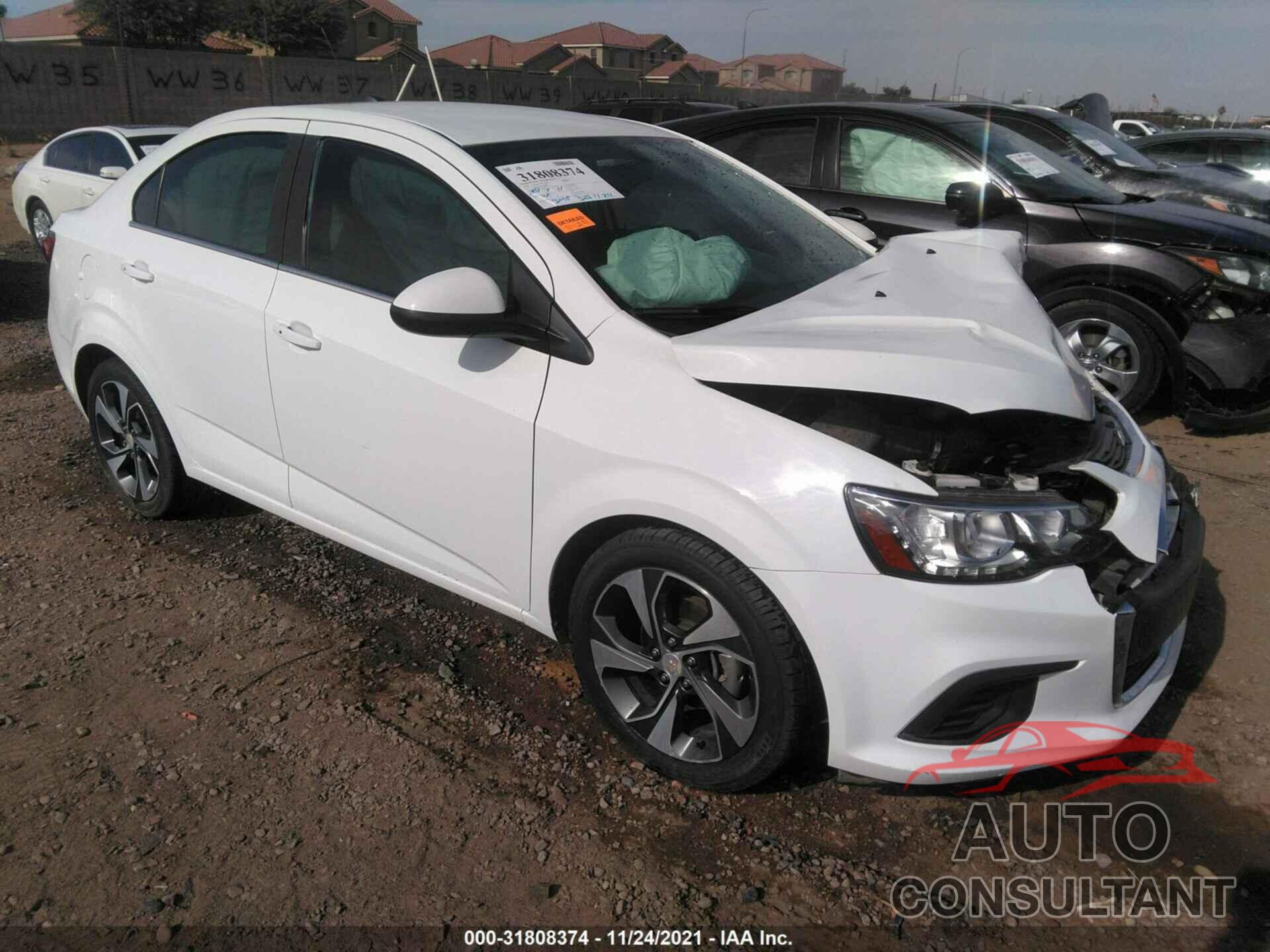 CHEVROLET SONIC 2018 - 1G1JF5SB6J4104008