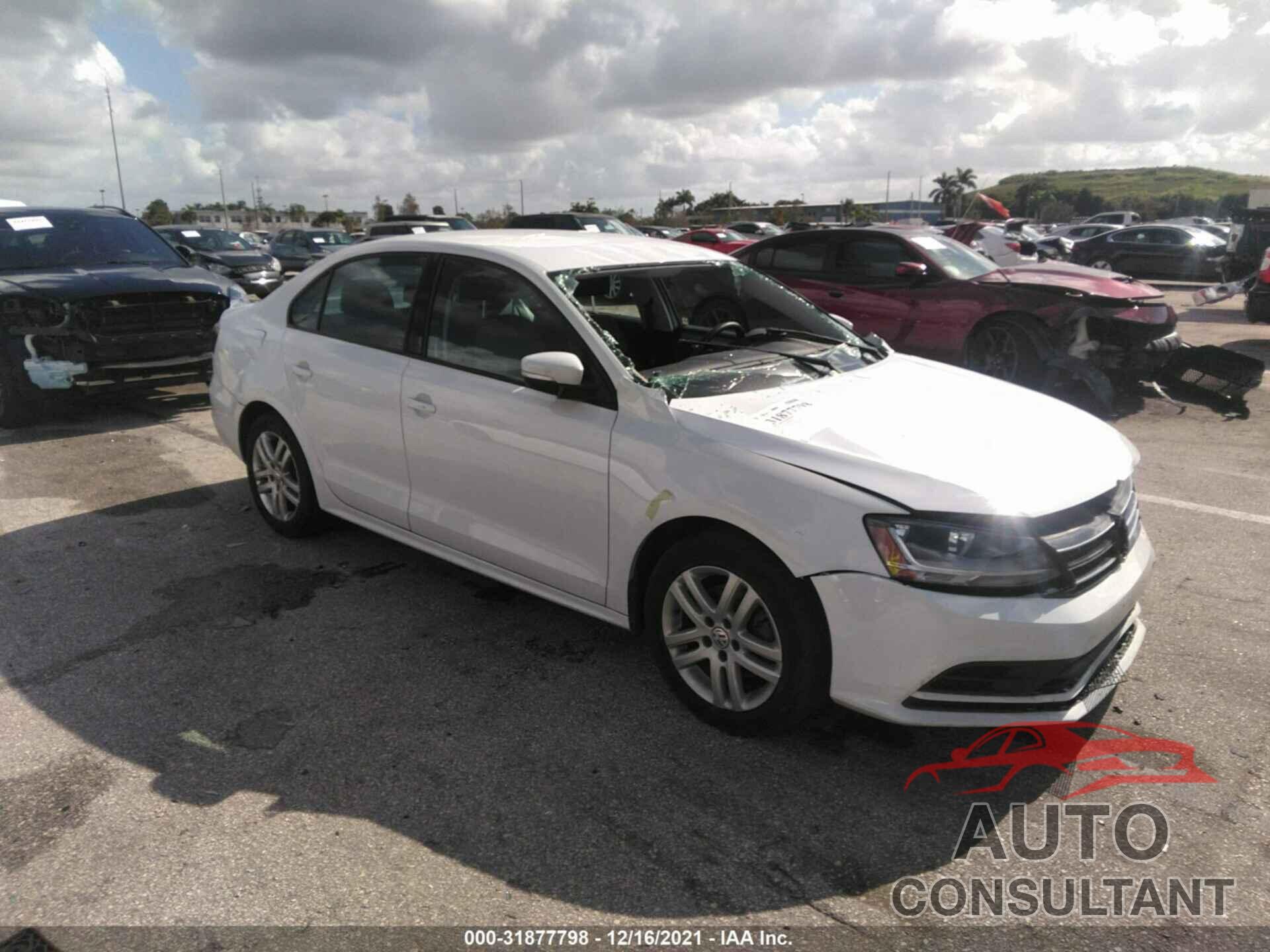 VOLKSWAGEN JETTA 2018 - 3VW2B7AJXJM235374