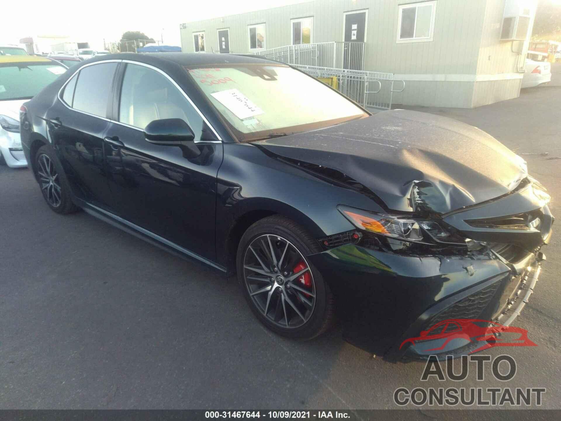 TOYOTA CAMRY 2021 - 4T1G11AK2MU470042