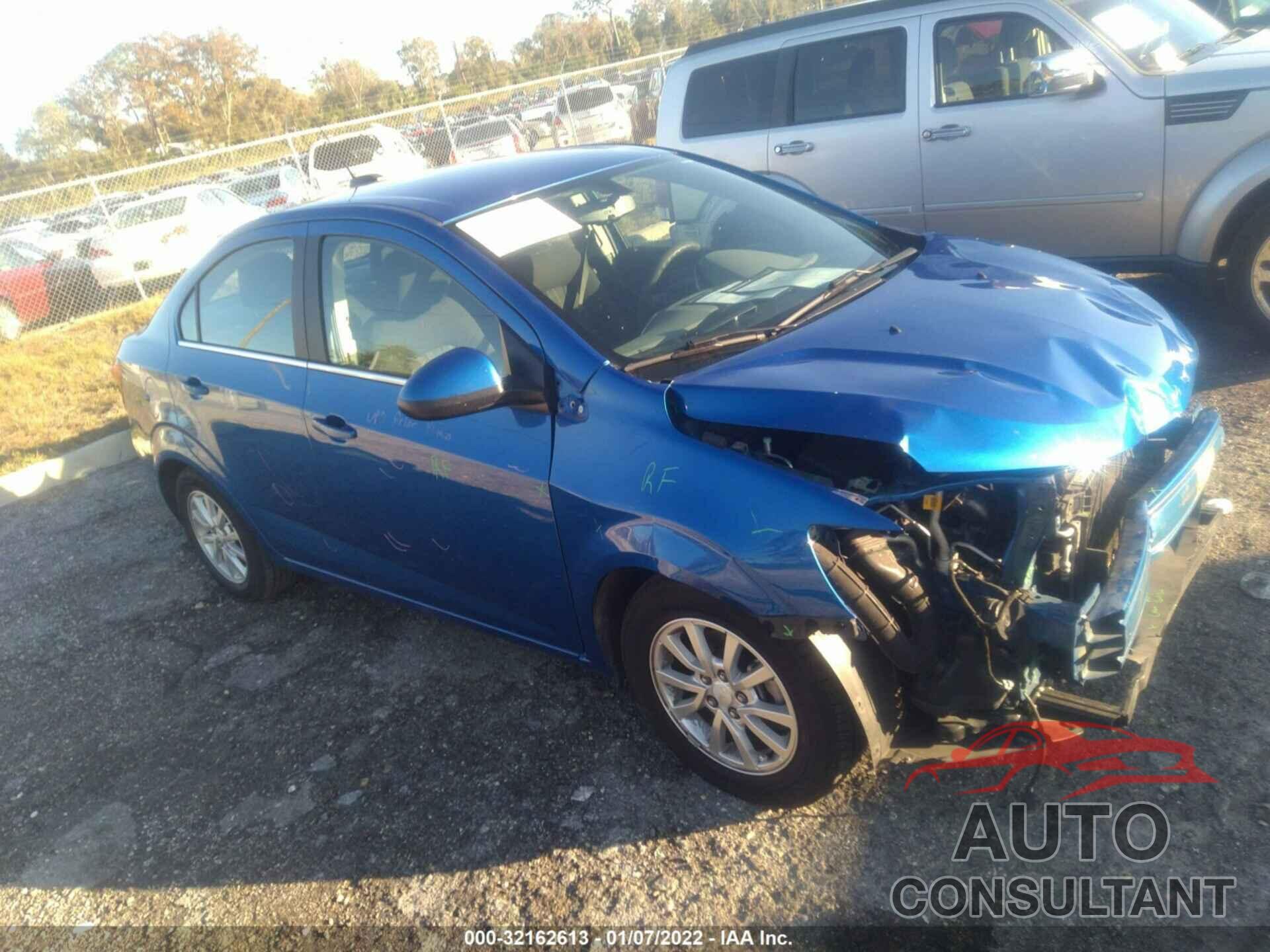 CHEVROLET SONIC 2018 - 1G1JD5SH5J4123465