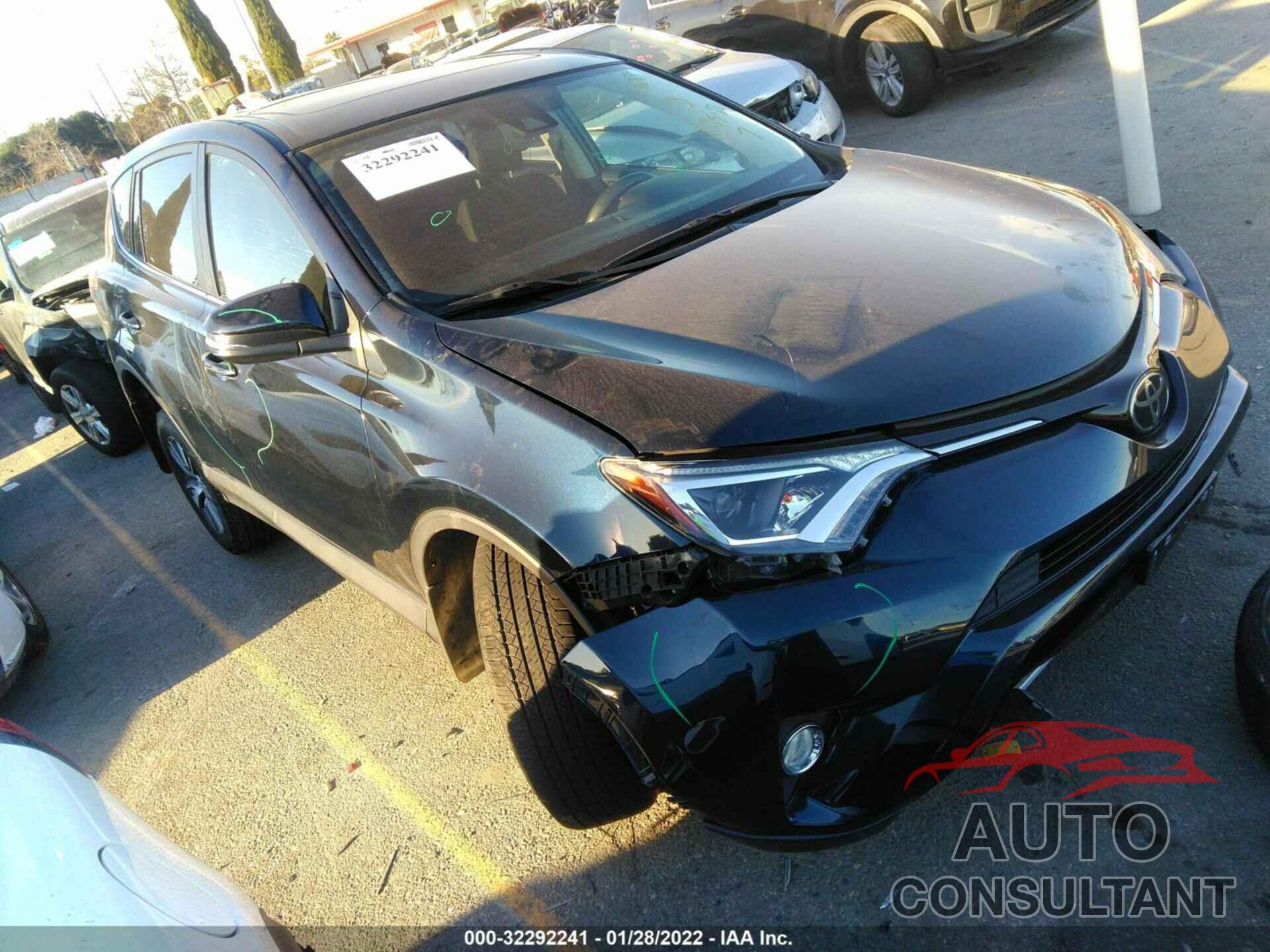 TOYOTA RAV4 2018 - JTMWFREVXJJ205466