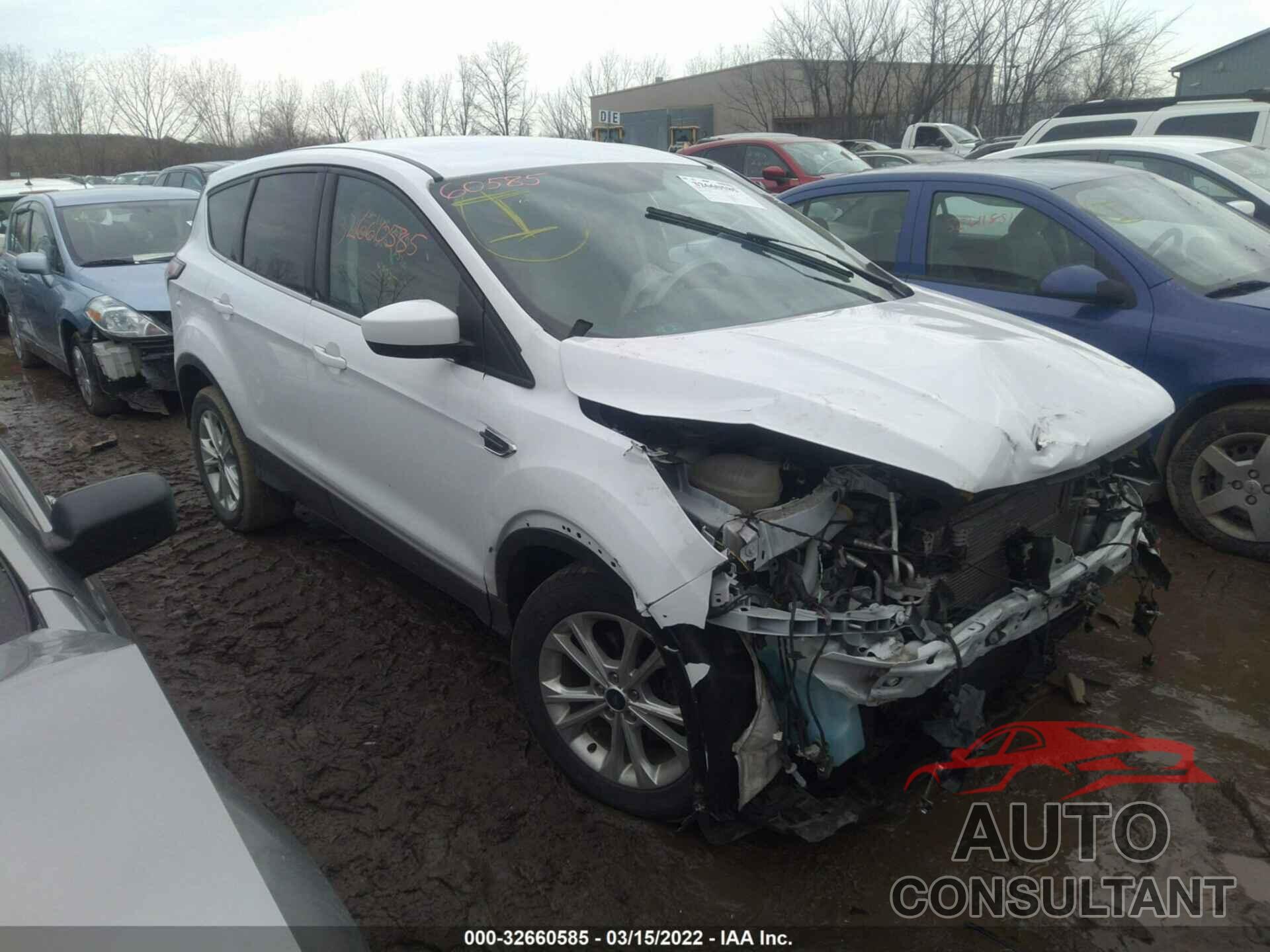 FORD ESCAPE 2017 - 1FMCU0GD1HUC24145
