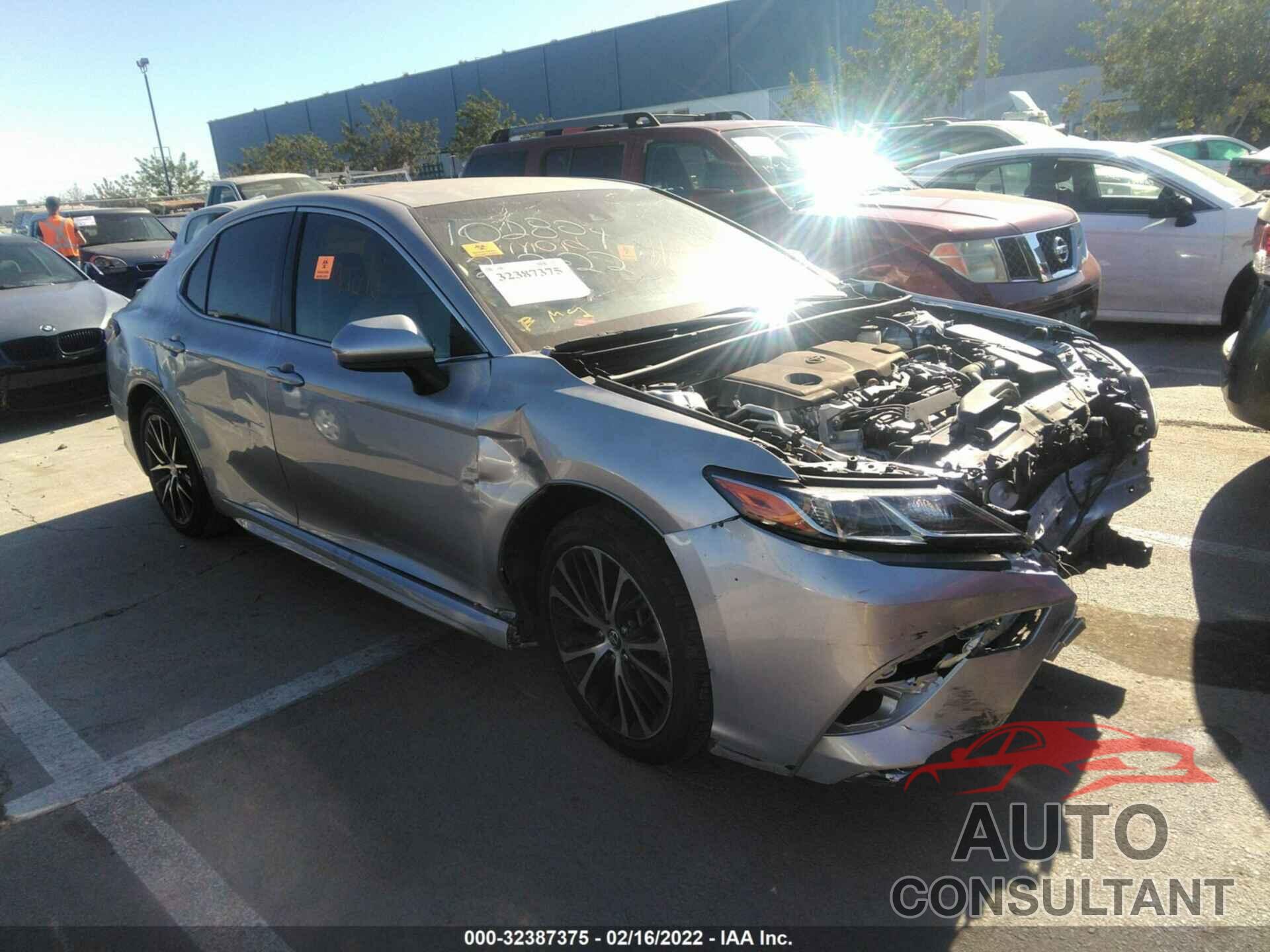 TOYOTA CAMRY 2018 - JTNB11HK4J3047920