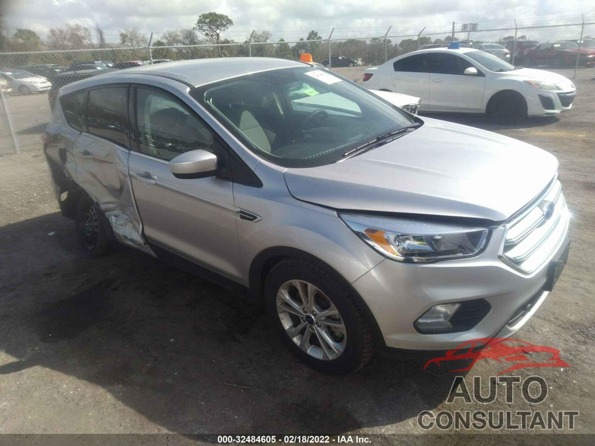 FORD ESCAPE 2017 - 1FMCU0G90HUC52644