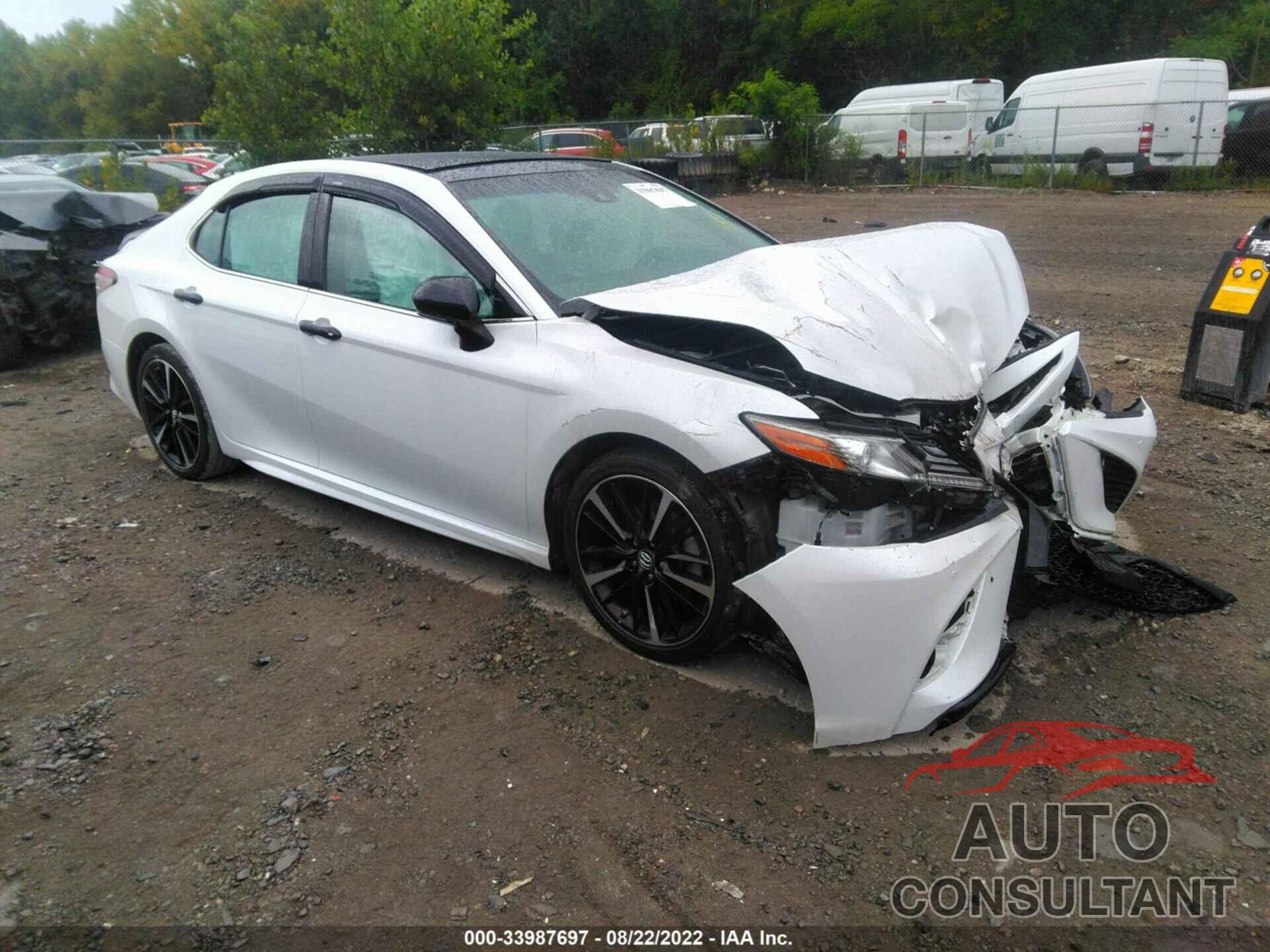 TOYOTA CAMRY 2018 - 4T1B61HK3JU120528