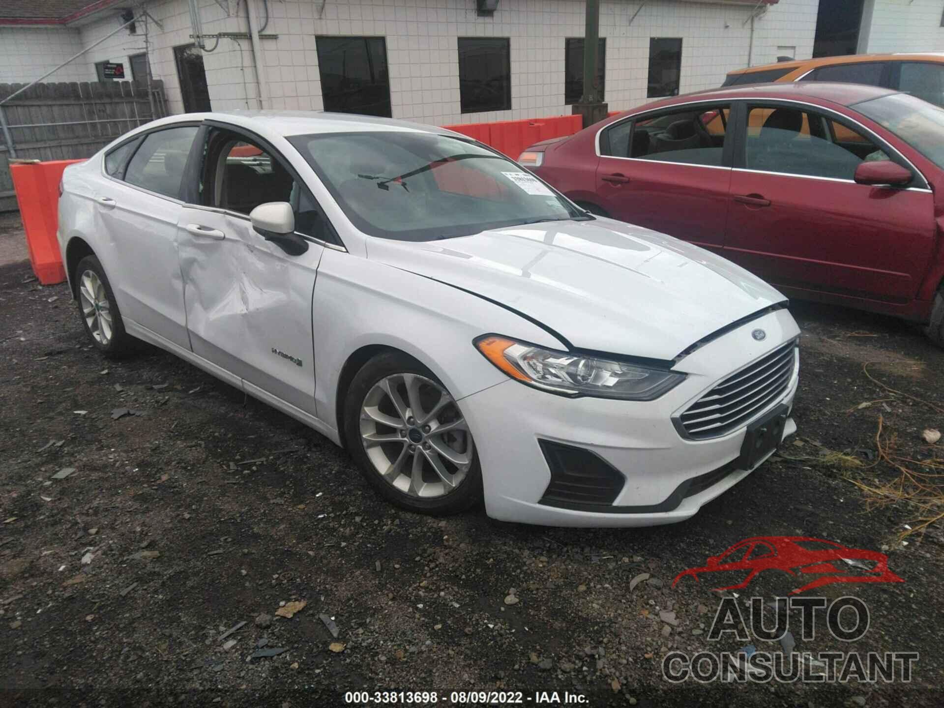 FORD FUSION HYBRID 2019 - 3FA6P0LU5KR224877