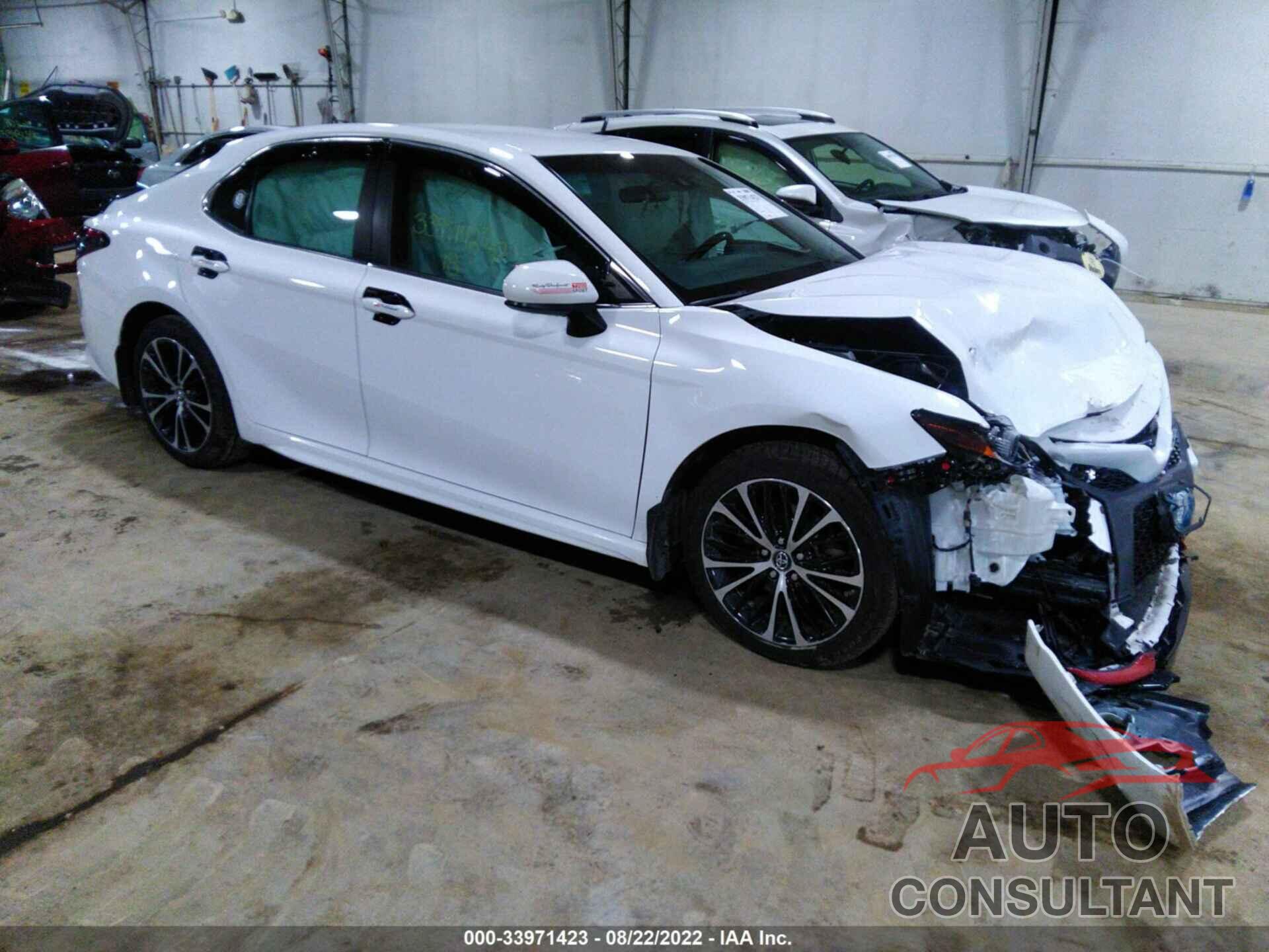 TOYOTA CAMRY 2018 - 4T1B11HK6JU027792
