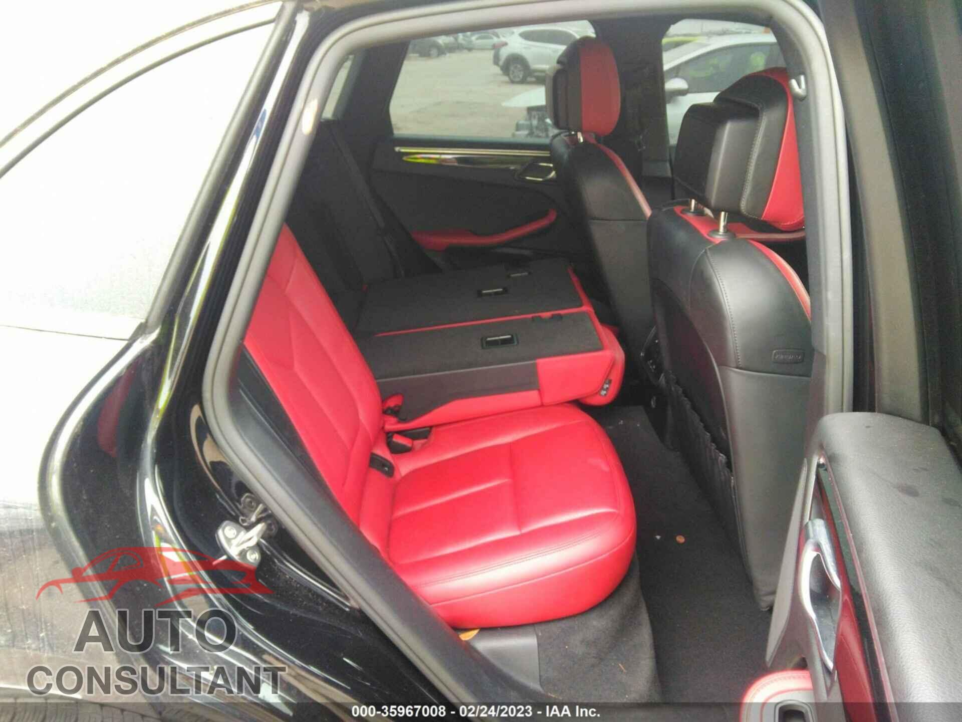 PORSCHE MACAN 2018 - WP1AA2A57JLB19086
