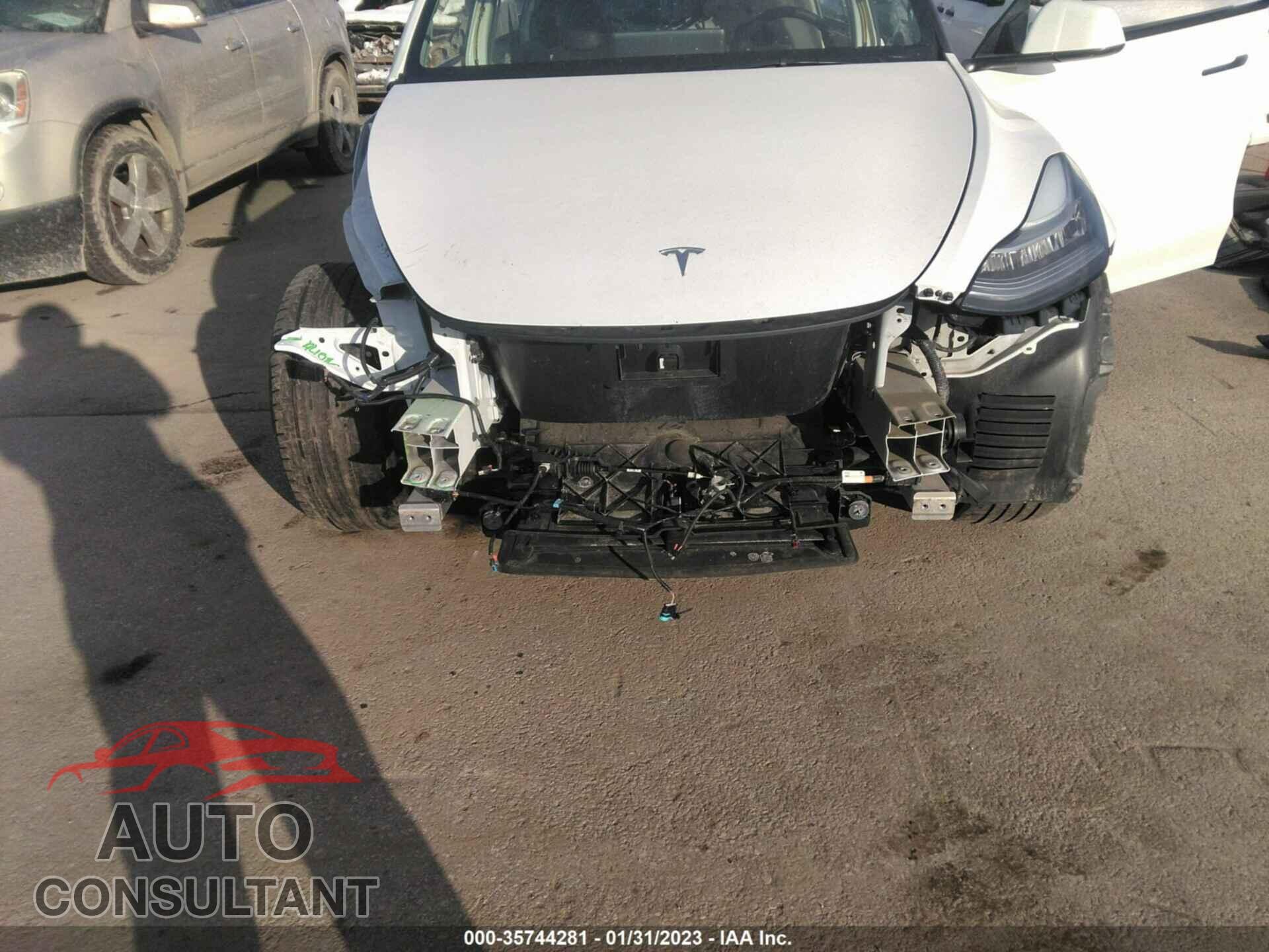 TESLA MODEL Y 2021 - 5YJYGDEEXMF203379