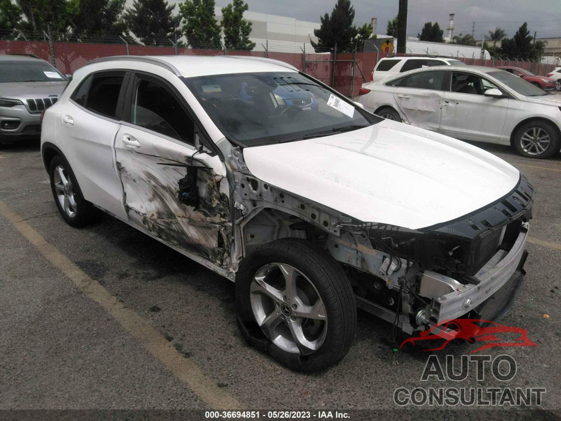 MERCEDES-BENZ GLA 2019 - WDCTG4EB9KU011997