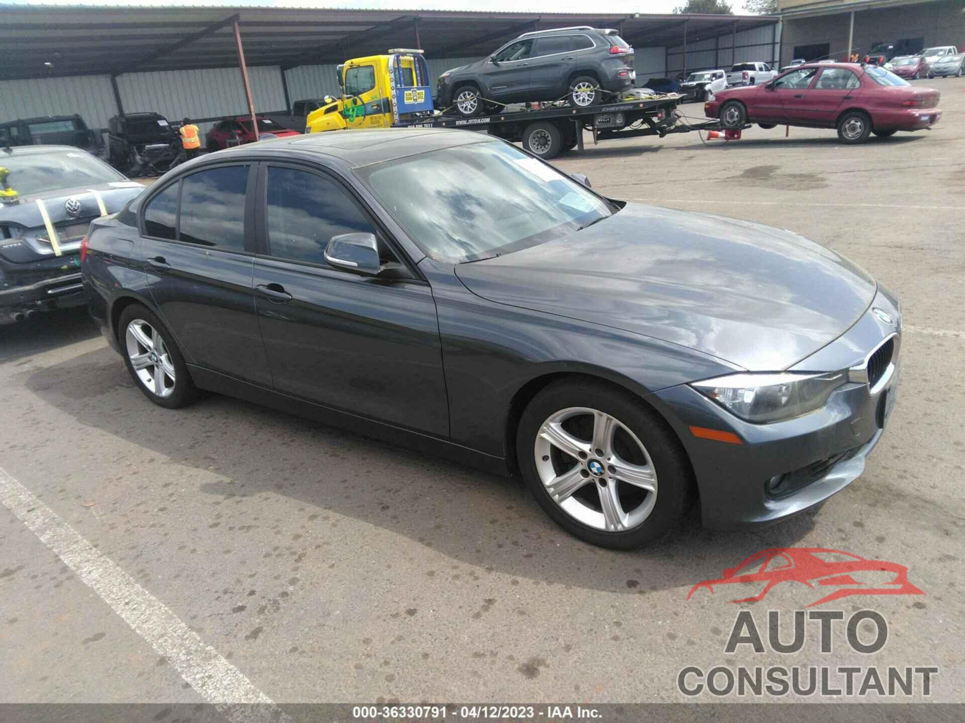 BMW 3 SERIES 2013 - WBA3C1C53DF435712