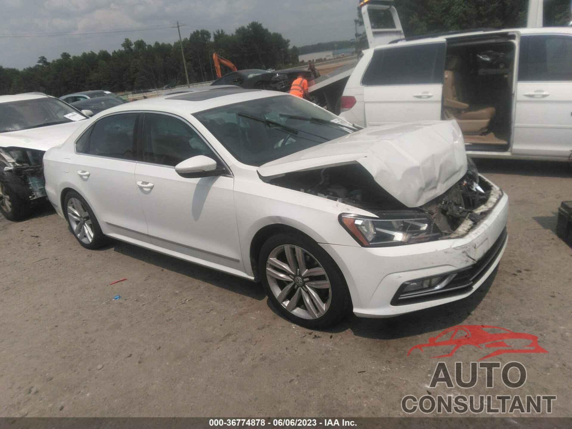 VOLKSWAGEN PASSAT 2016 - 1VWCT7A30GC026156