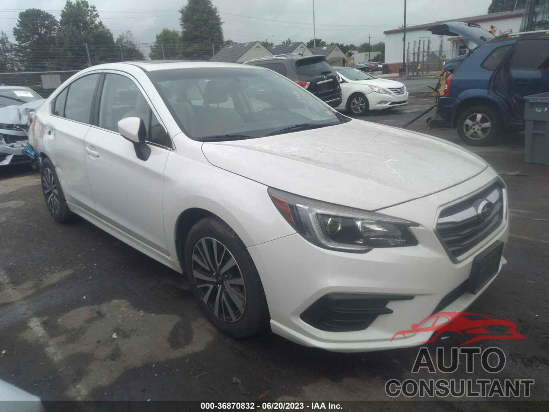 SUBARU LEGACY 2018 - 4S3BNAD68J3031155