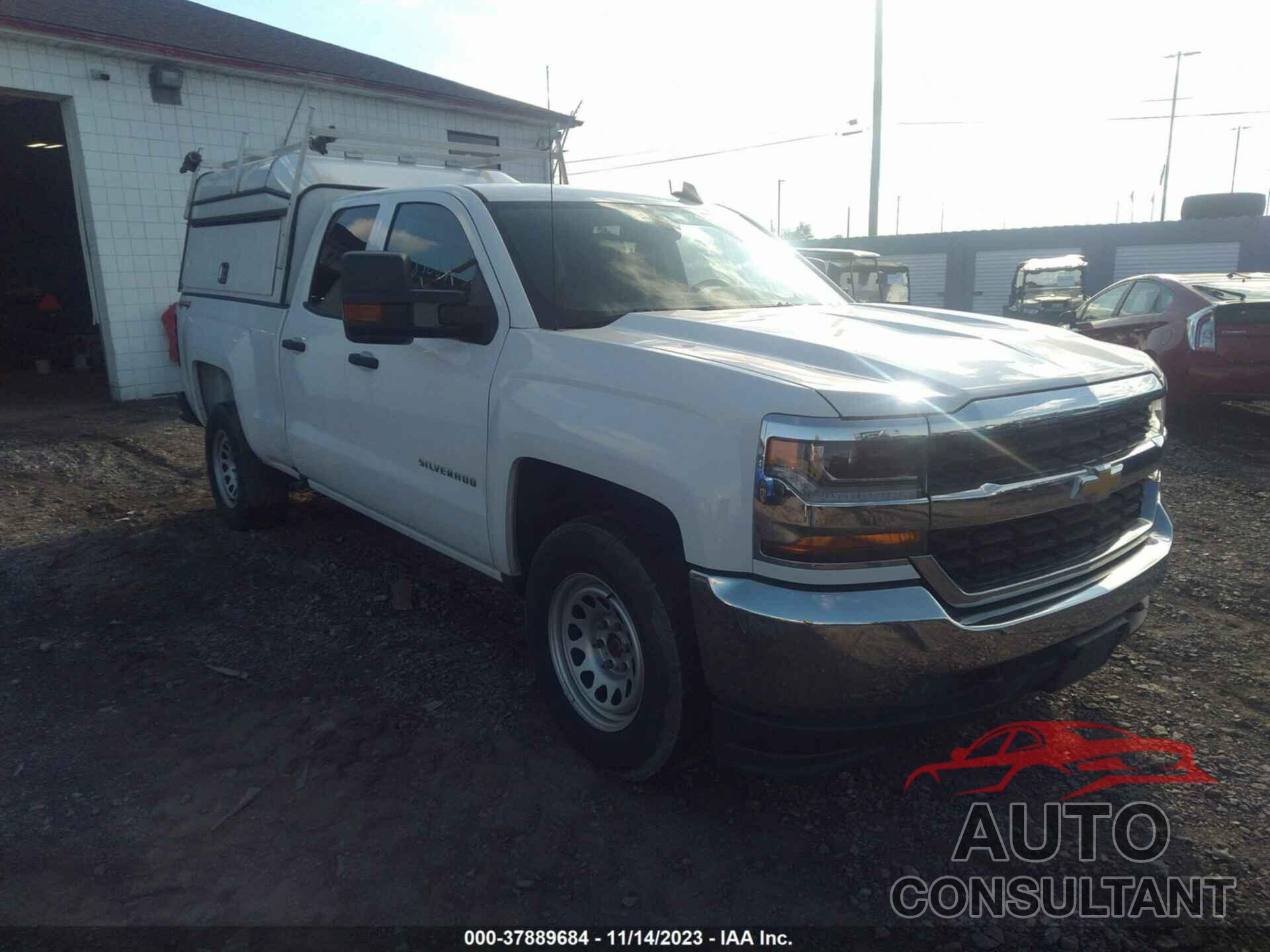 CHEVROLET SILVERADO 1500 2018 - 1GCVKNEC6JZ279791