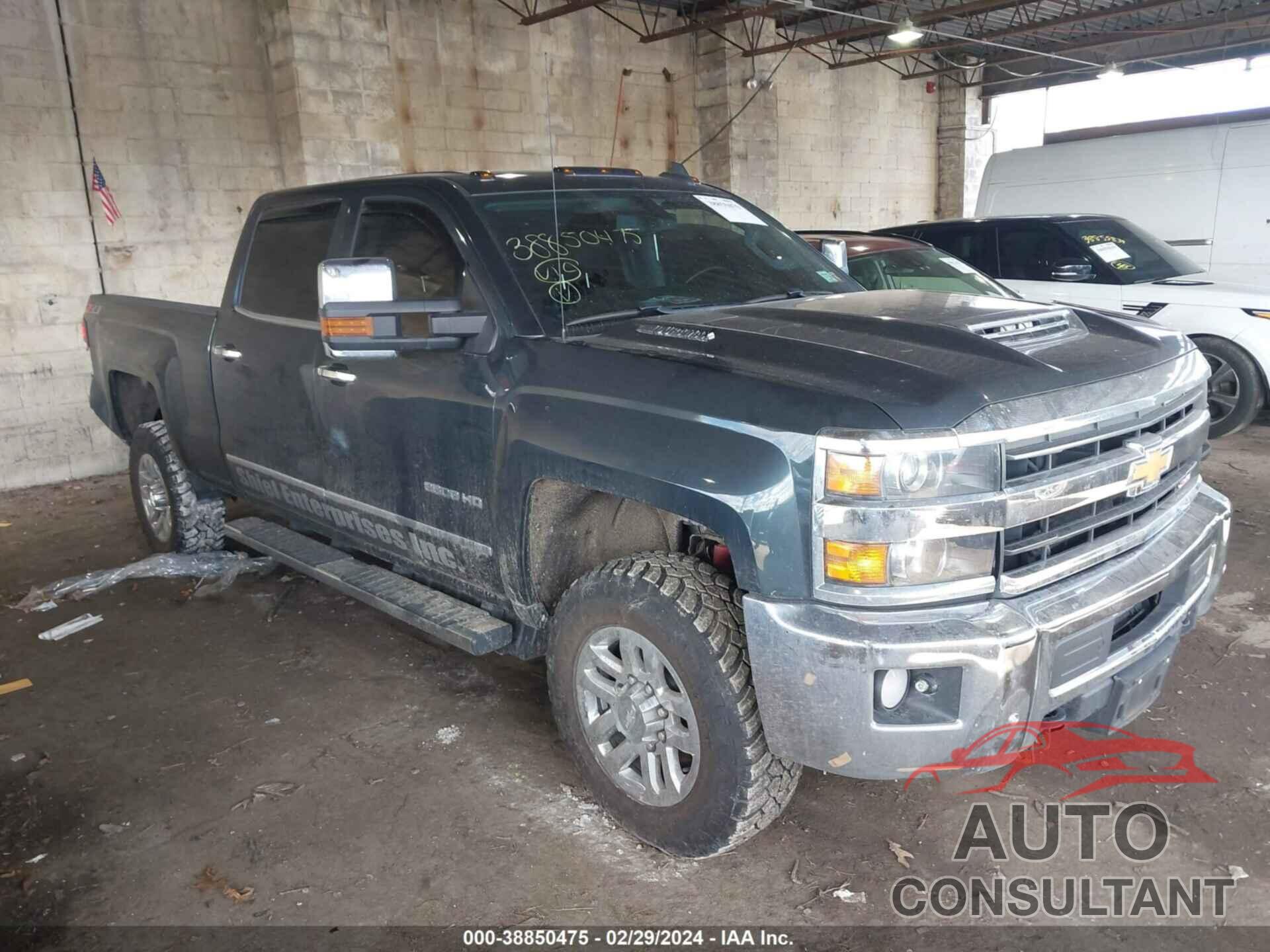 CHEVROLET SILVERADO 2018 - 1GC1KWEY1JF238504