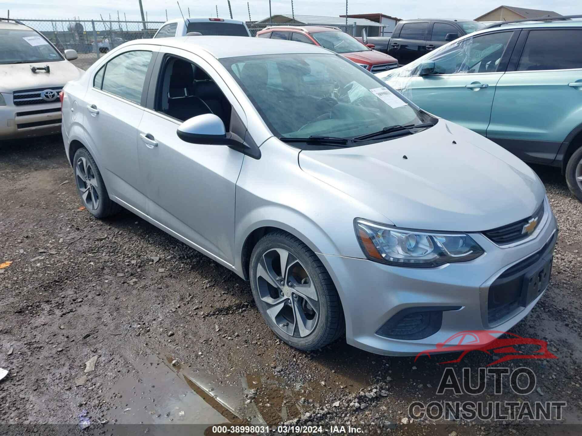 CHEVROLET SONIC 2017 - 1G1JF5SB2H4128784