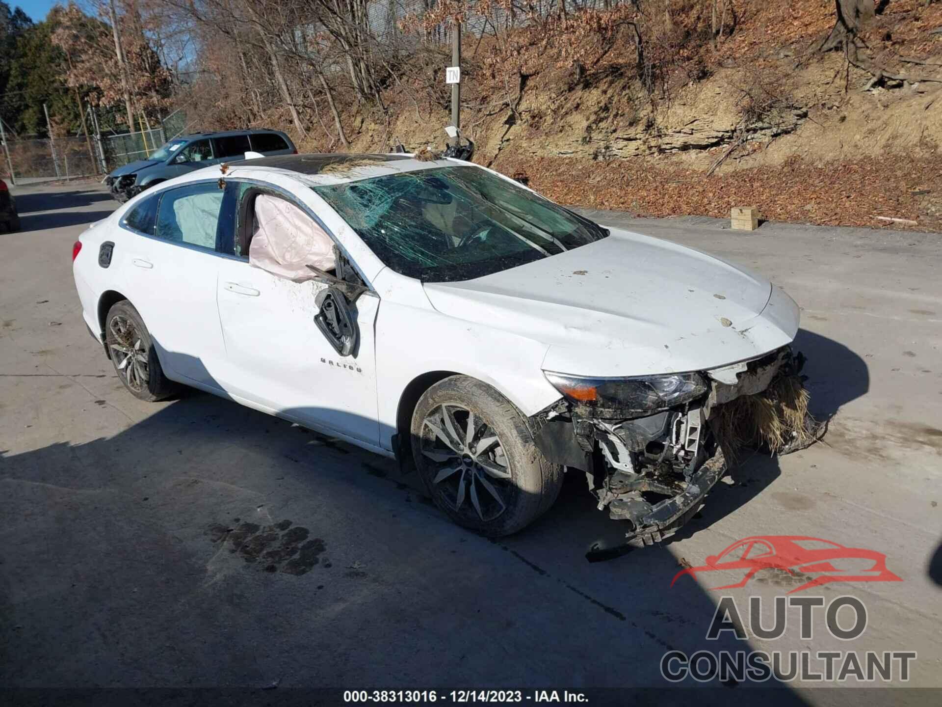 CHEVROLET MALIBU 2018 - 1G1ZD5ST3JF201348