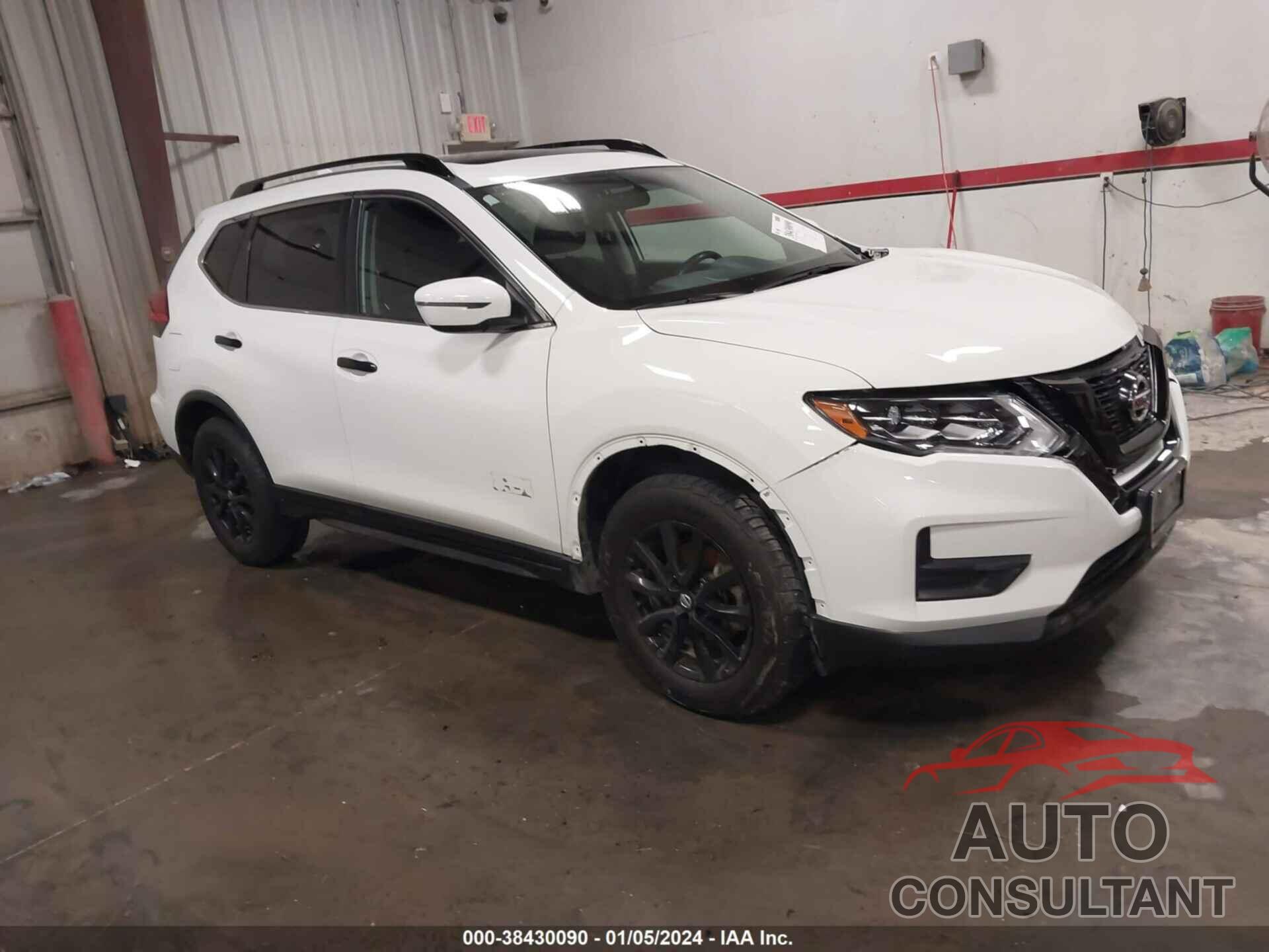 NISSAN ROGUE 2017 - 5N1AT2MV1HC768458