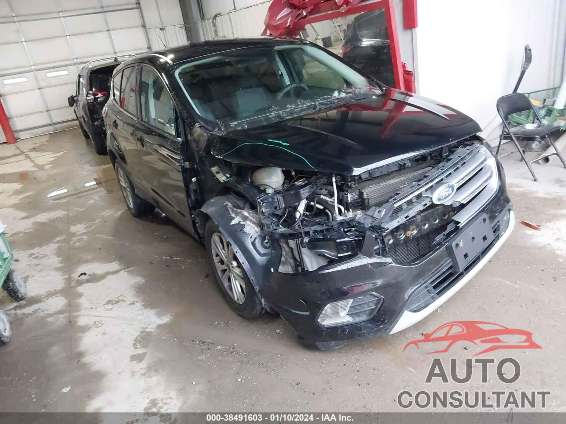 FORD ESCAPE 2017 - 1FMCU0GDXHUB59019