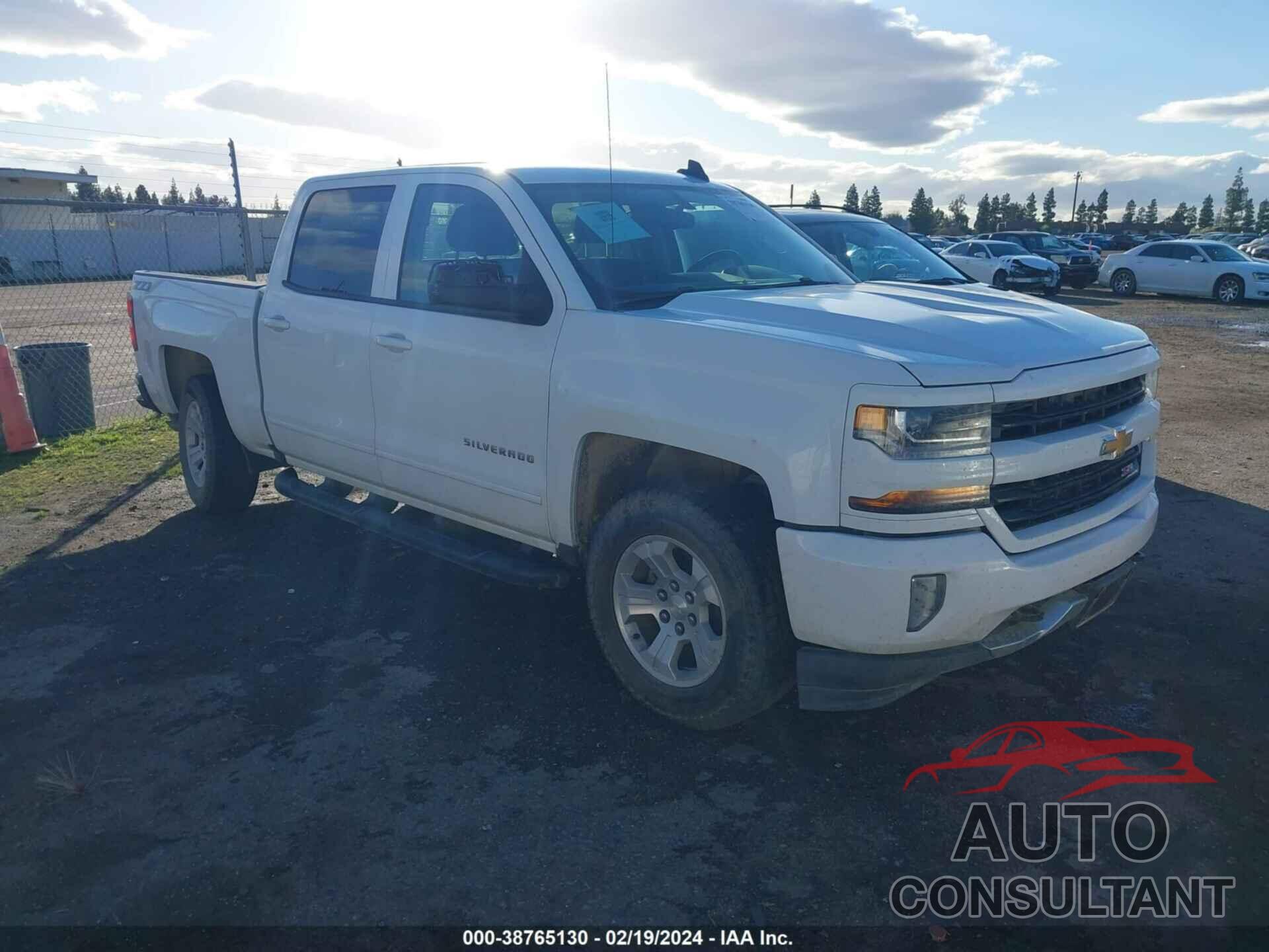 CHEVROLET SILVERADO 1500 2018 - 3GCUKREC4JG482262