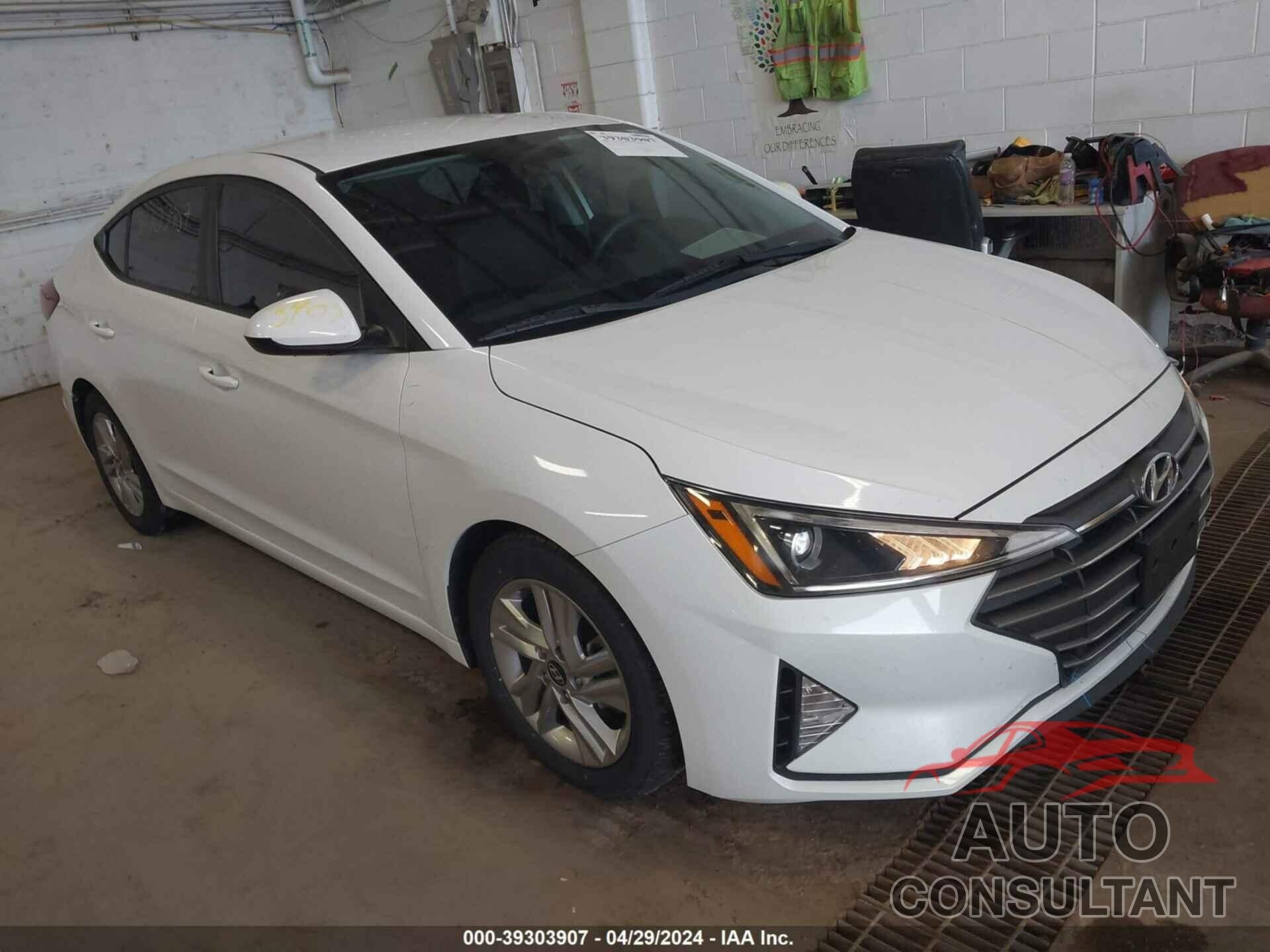 HYUNDAI ELANTRA 2019 - 5NPD84LF2KH427462