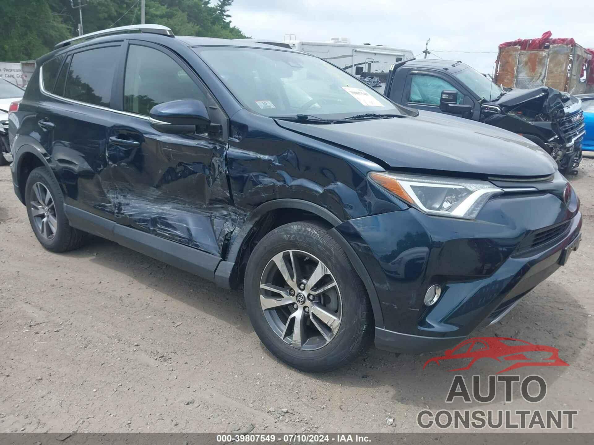 TOYOTA RAV4 2018 - JTMRFREV6JJ241863