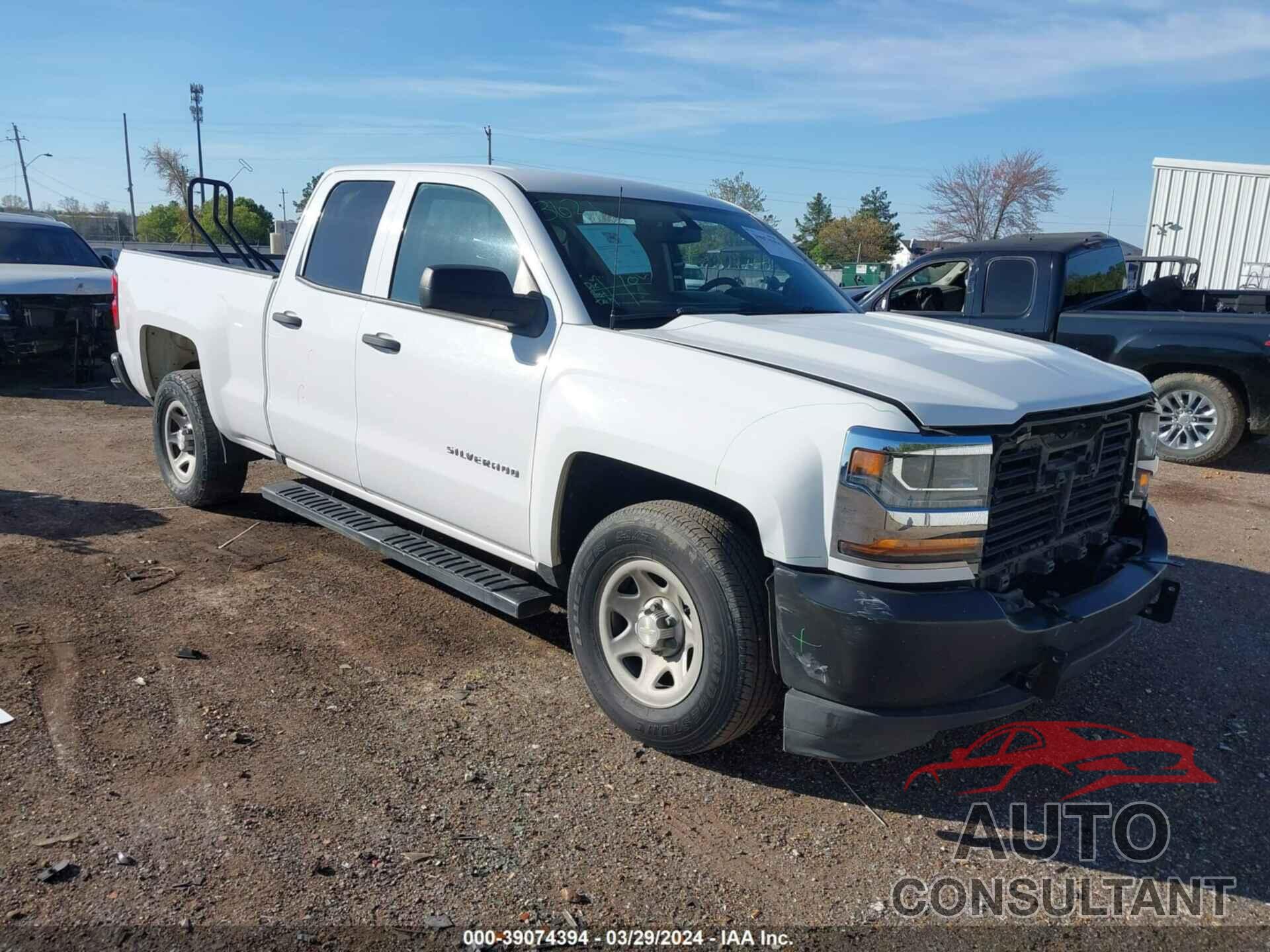 CHEVROLET SILVERADO 1500 2018 - 1GCRCNEC5JZ101823