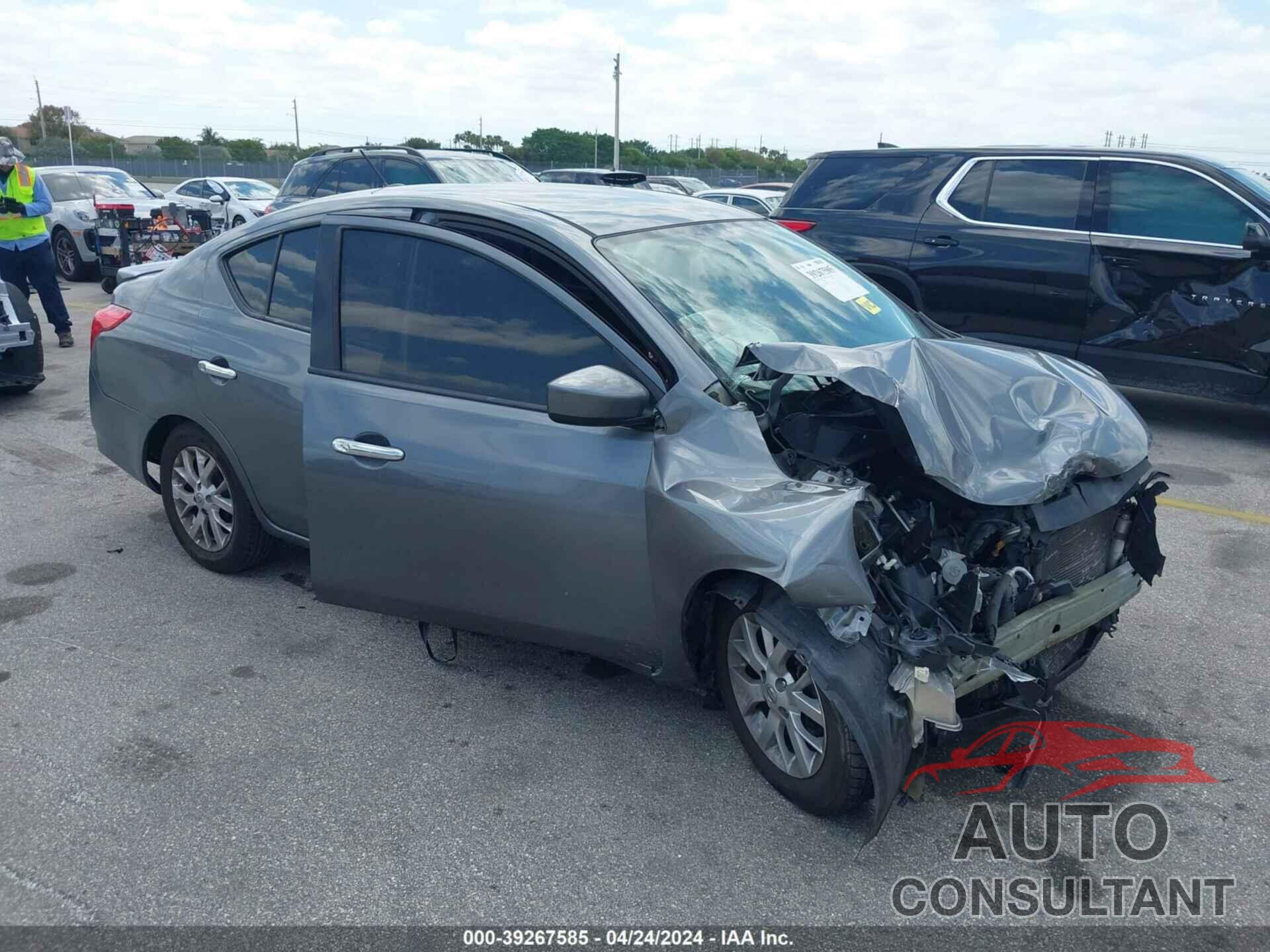 NISSAN VERSA 2018 - 3N1CN7AP4JL854516