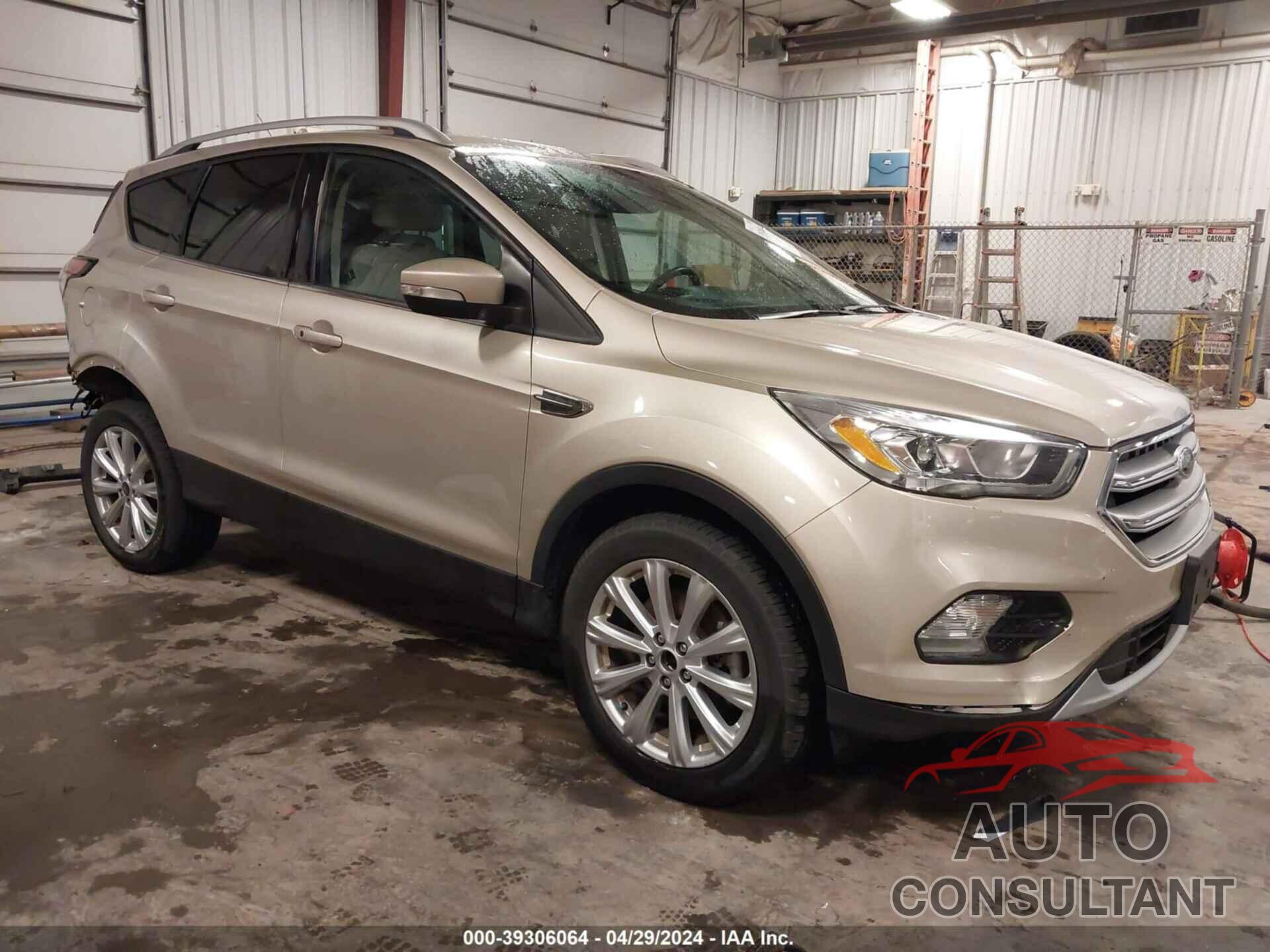 FORD ESCAPE 2017 - 1FMCU9J98HUB79956