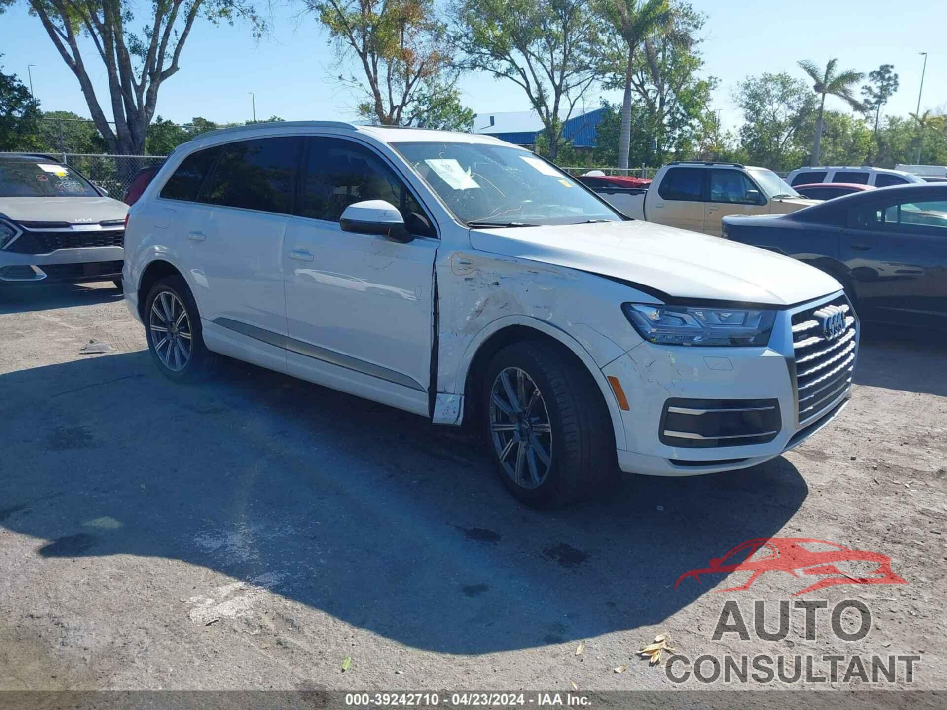 AUDI Q7 2018 - WA1VAAF71JD040055