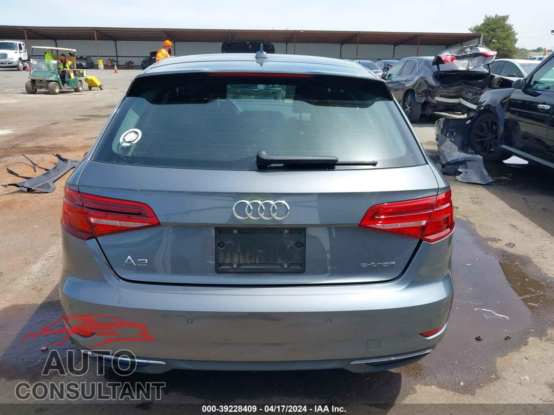 AUDI A3 E-TRON 2017 - WAUTPBFF2HA041975