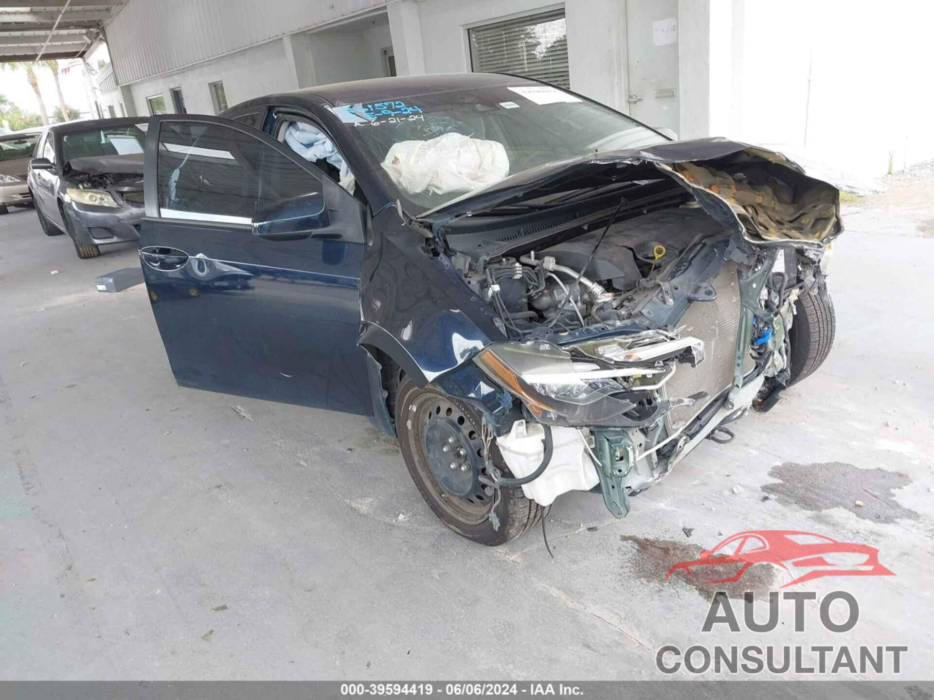 TOYOTA COROLLA 2018 - 5YFBURHE3JP782528