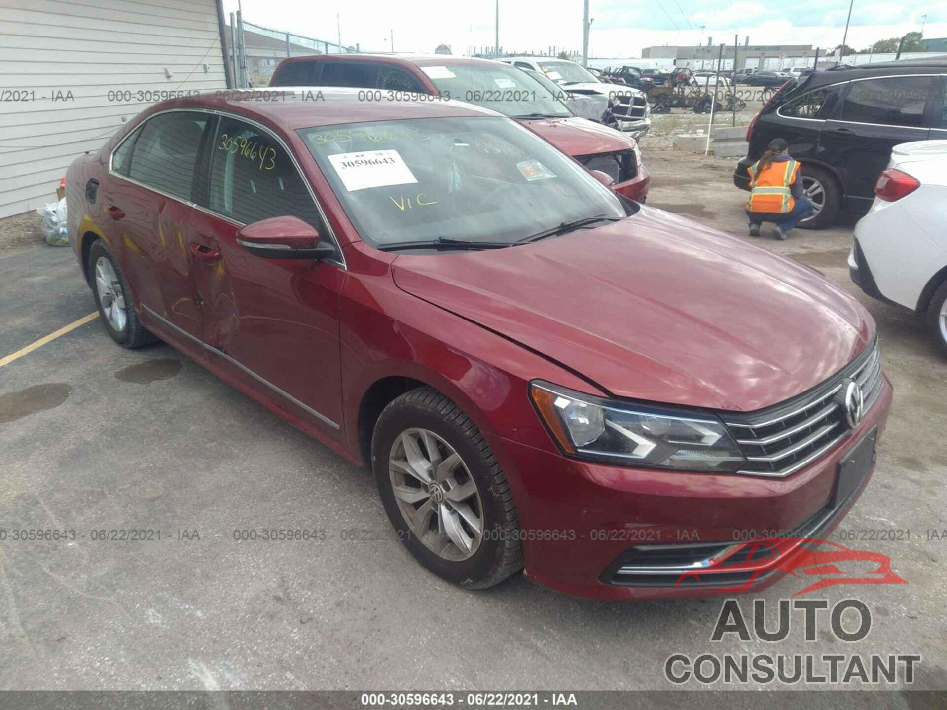 VOLKSWAGEN PASSAT 2016 - 1VWAT7A34GC046367