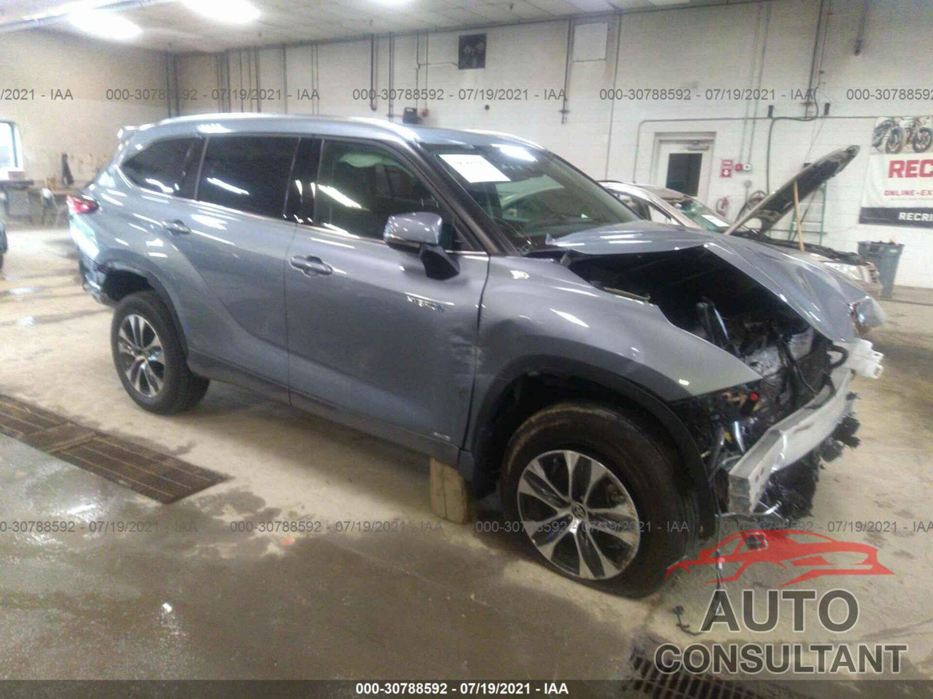 TOYOTA HIGHLANDER 2021 - 5TDGBRCH4MS026196