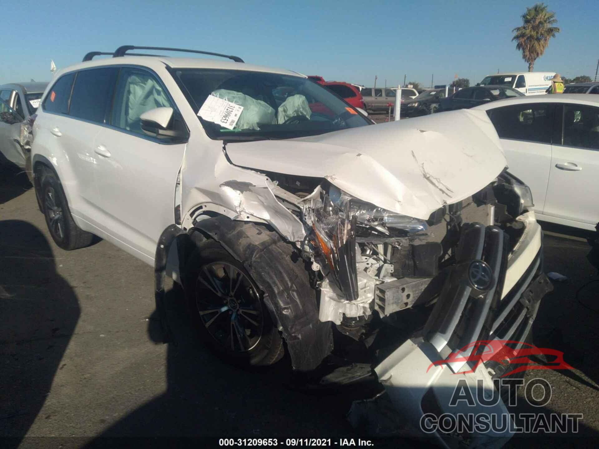 TOYOTA HIGHLANDER 2018 - 5TDZARFH9JS034832