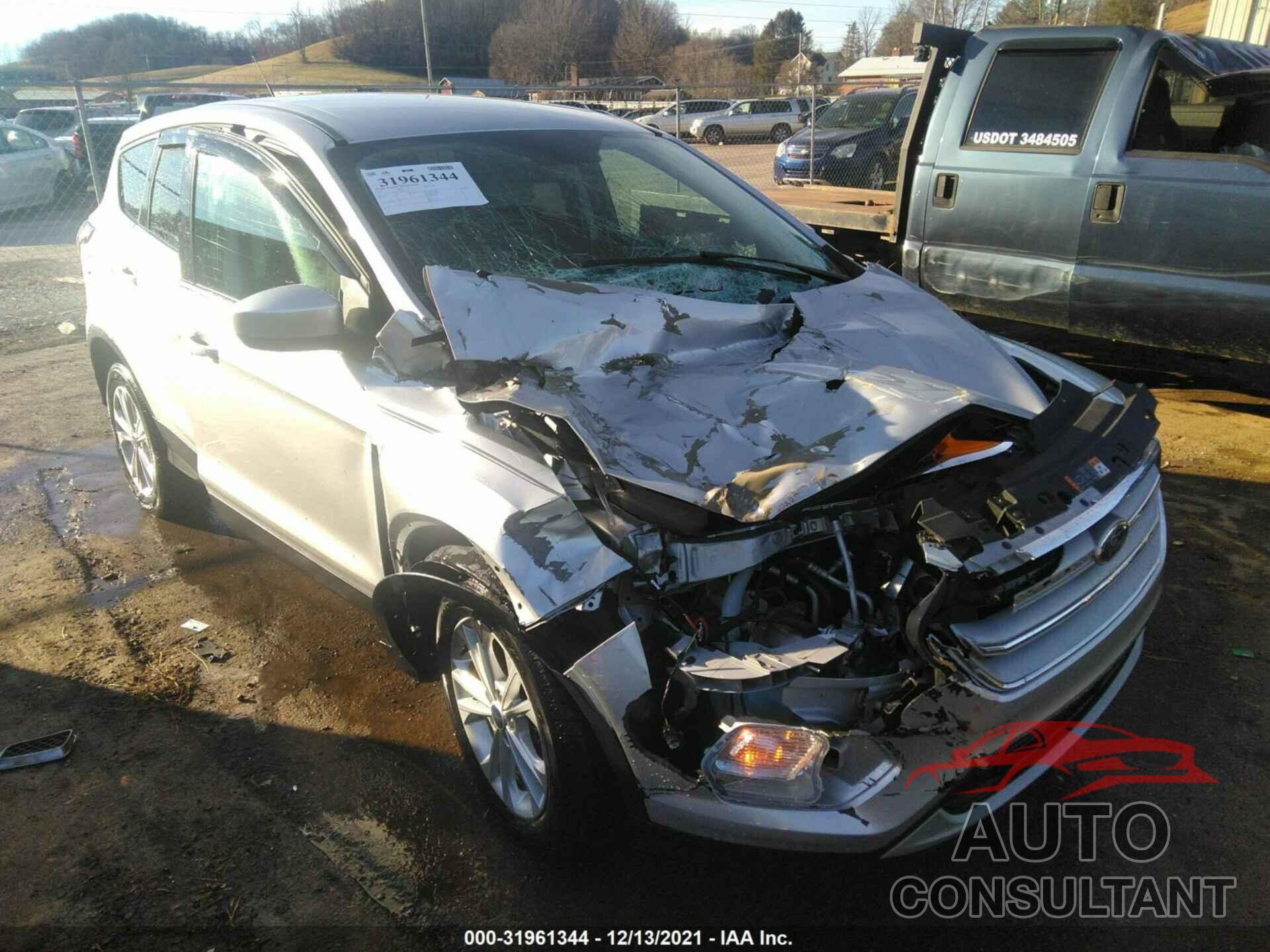 FORD ESCAPE 2017 - 1FMCU9GD6HUA58922