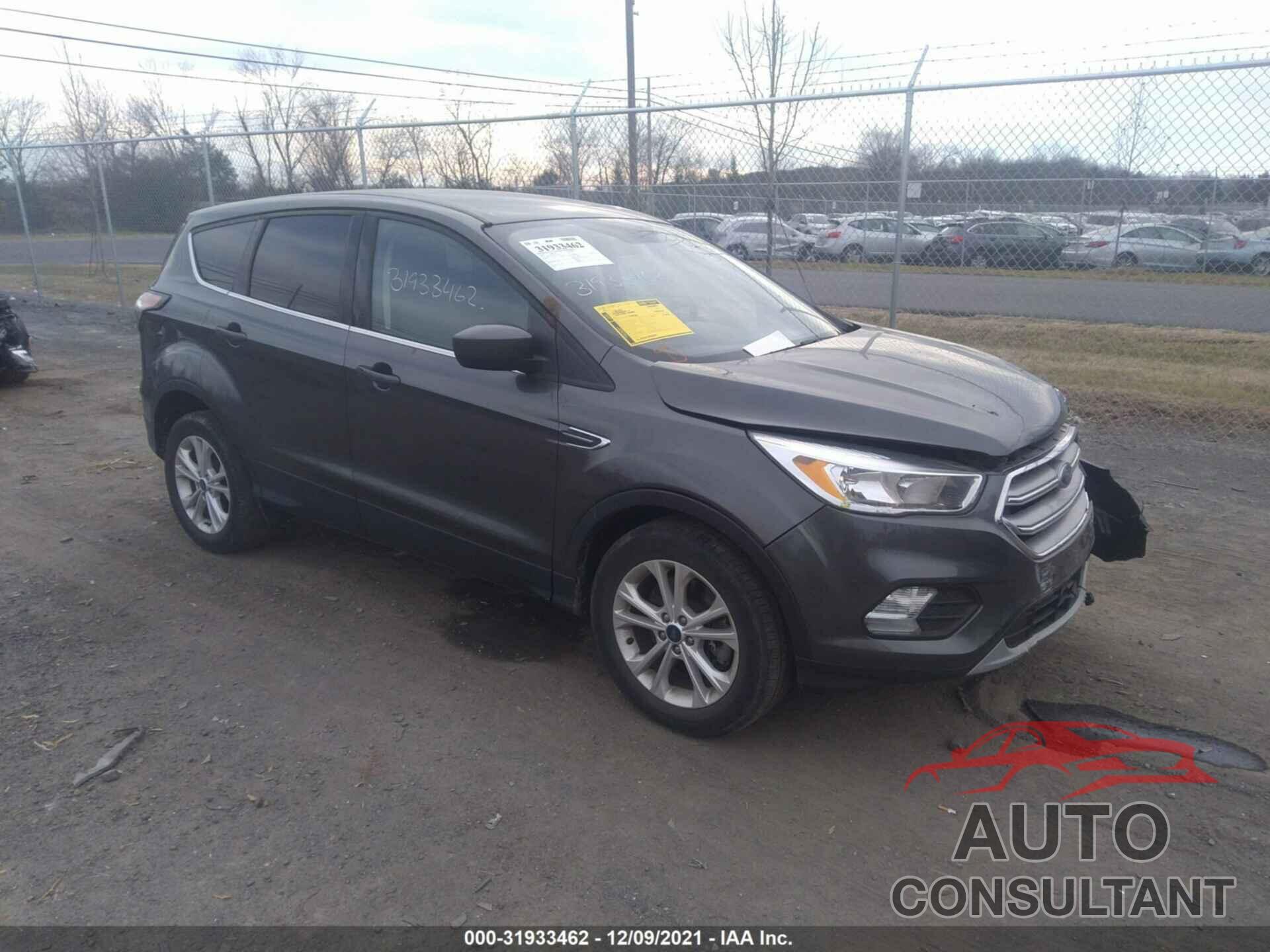 FORD ESCAPE 2017 - 1FMCU9GD1HUC73706