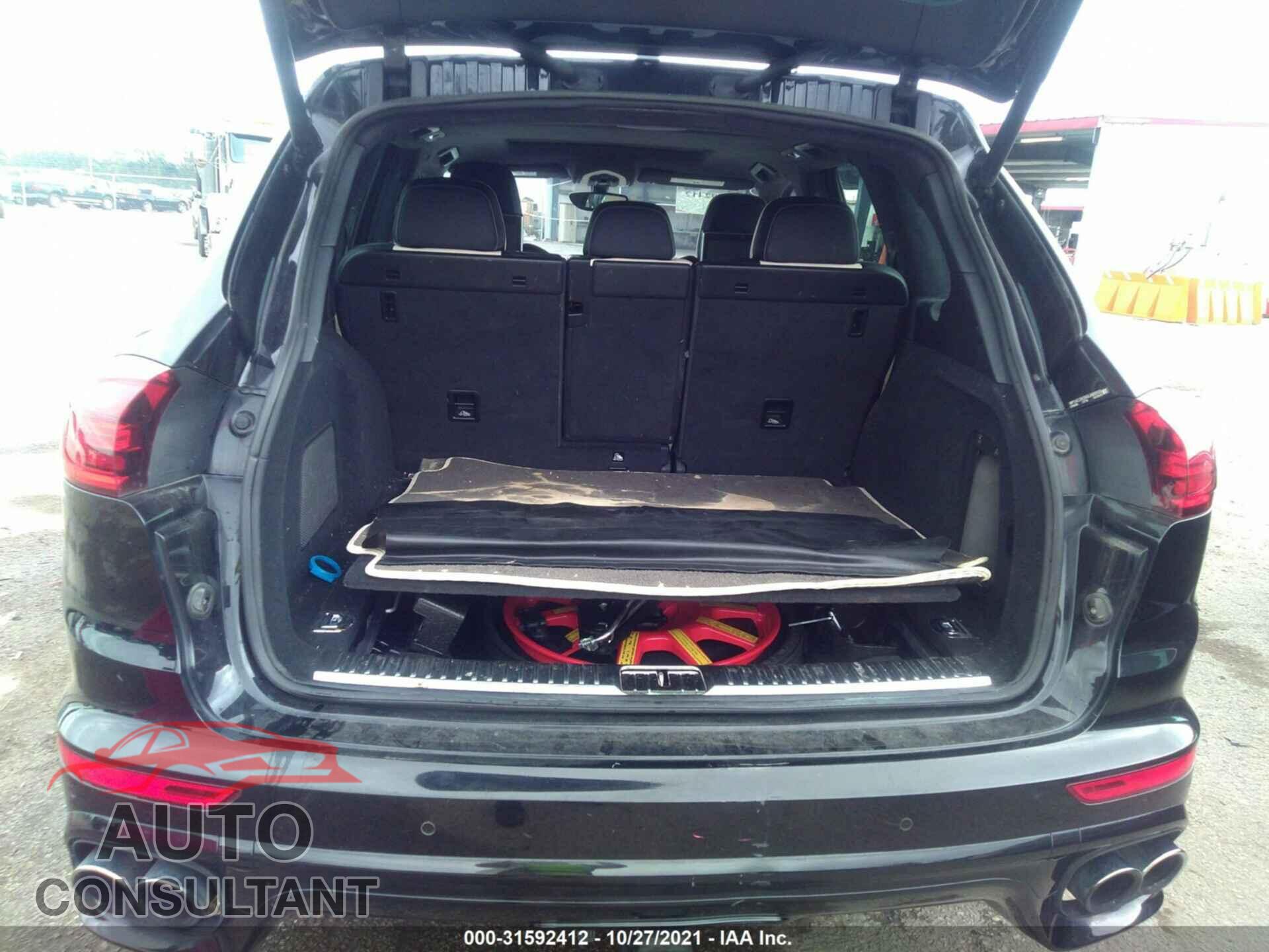 PORSCHE CAYENNE 2016 - WP1AC2A28GLA88505