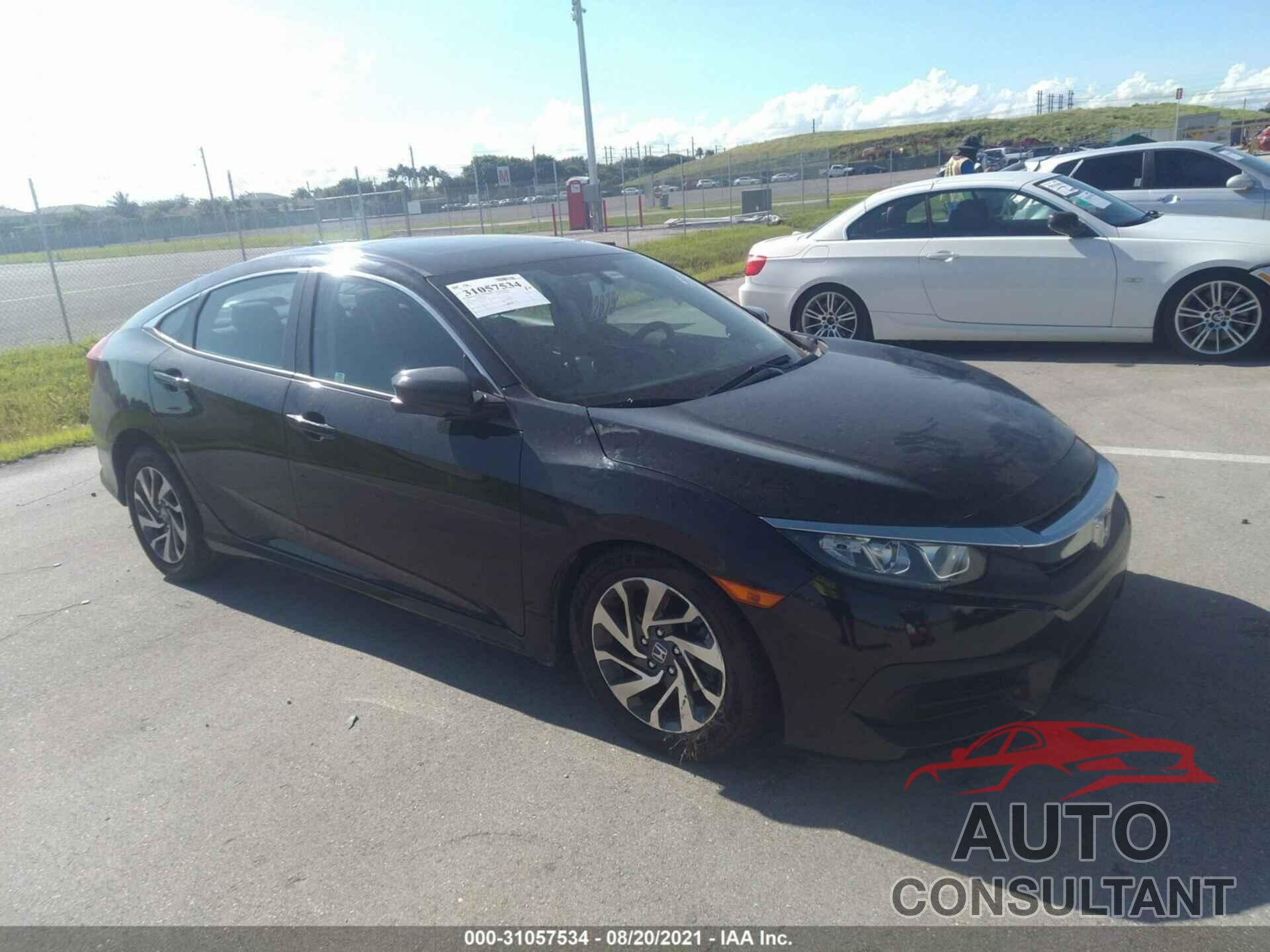 HONDA CIVIC SEDAN 2018 - 19XFC2F78JE030115