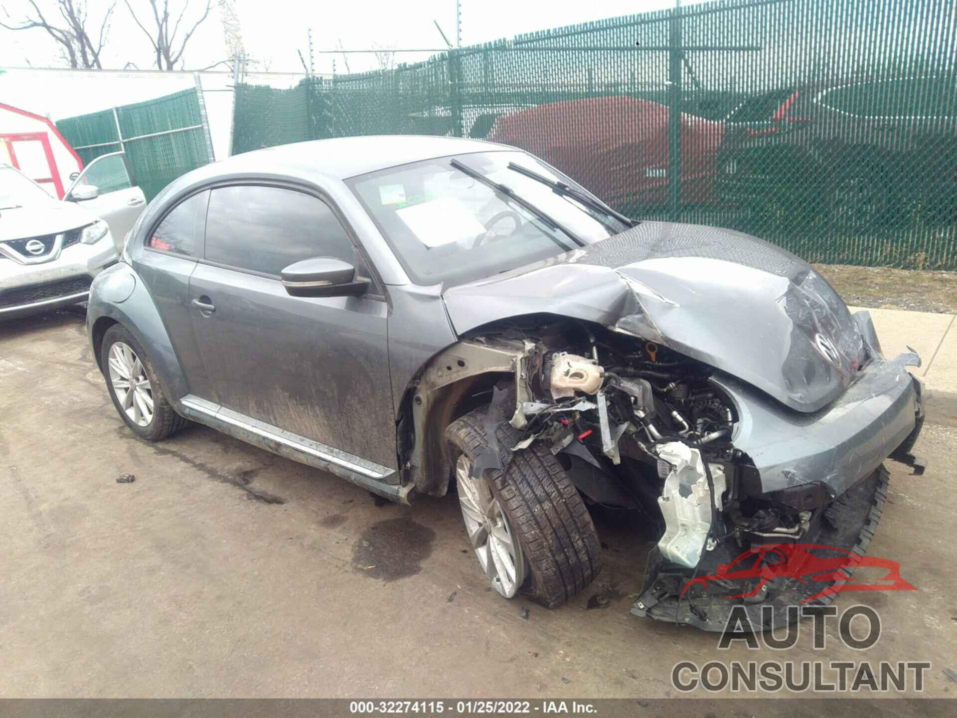 VOLKSWAGEN BEETLE 2018 - 3VWFD7ATXJM710373