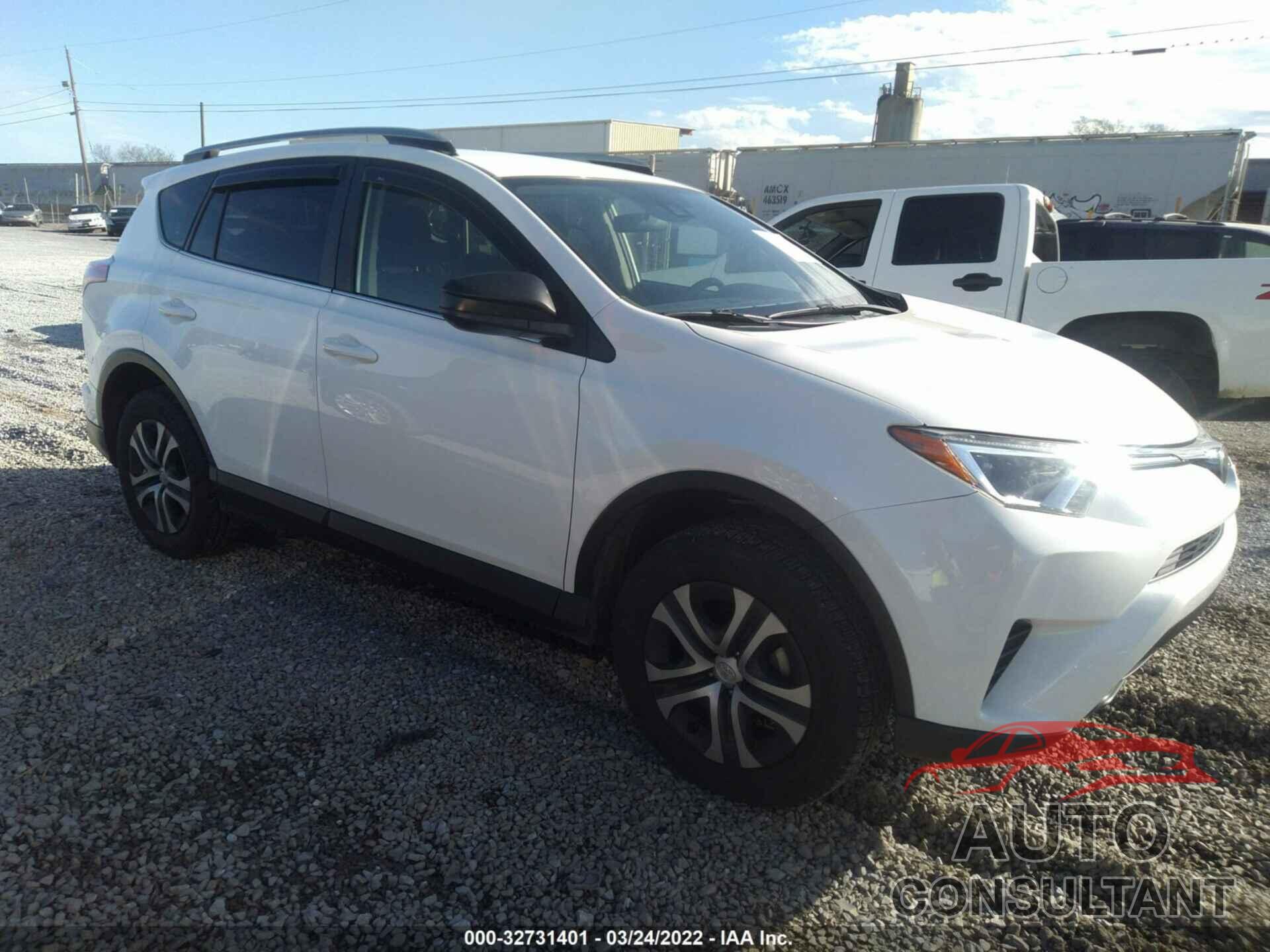 TOYOTA RAV4 2017 - JTMZFREV4HJ140766